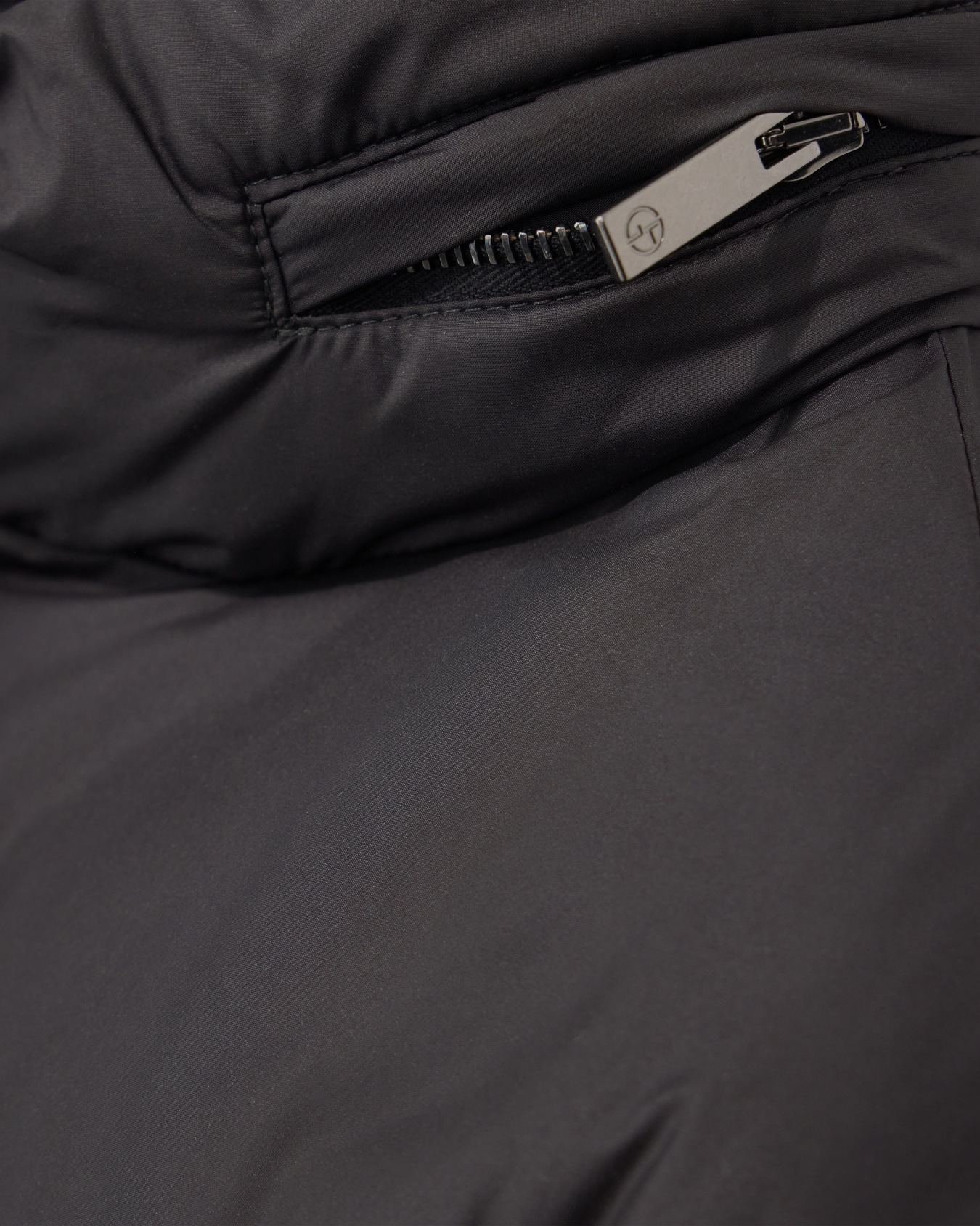 Mit nachhaltigen Gänsedaunen wattierte Bomberjacke Folie 4