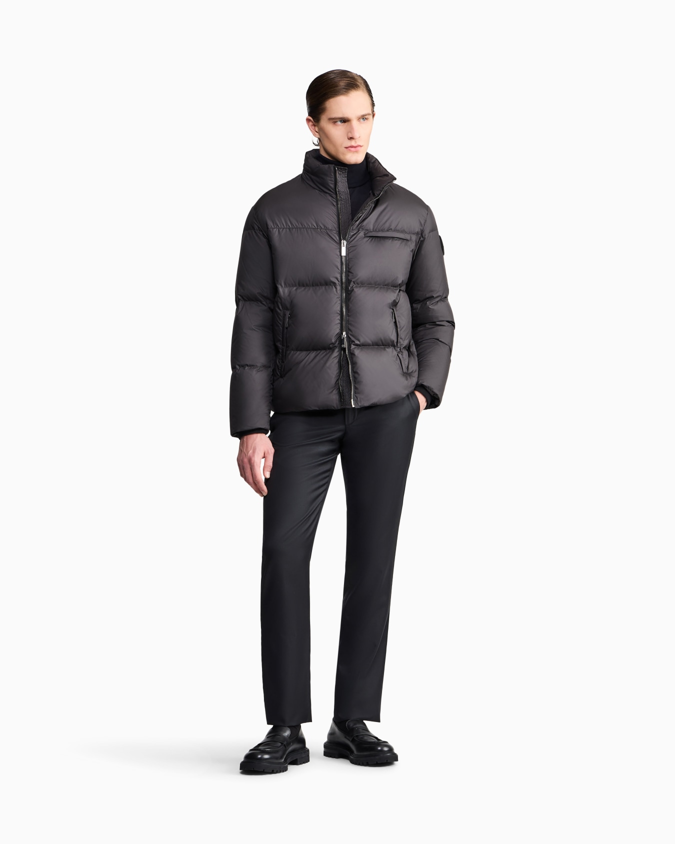 Mit nachhaltigen Gänsedaunen wattierte Bomberjacke Folie 1