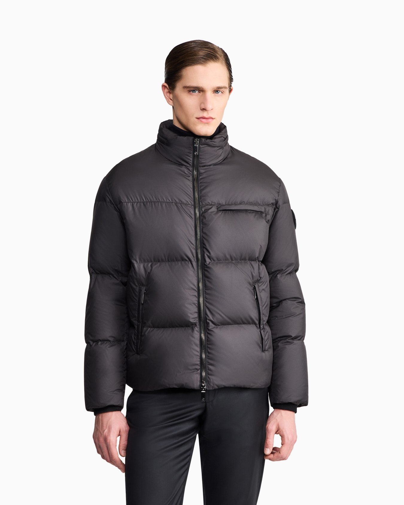 Mit nachhaltigen Gänsedaunen wattierte Bomberjacke Folie 3