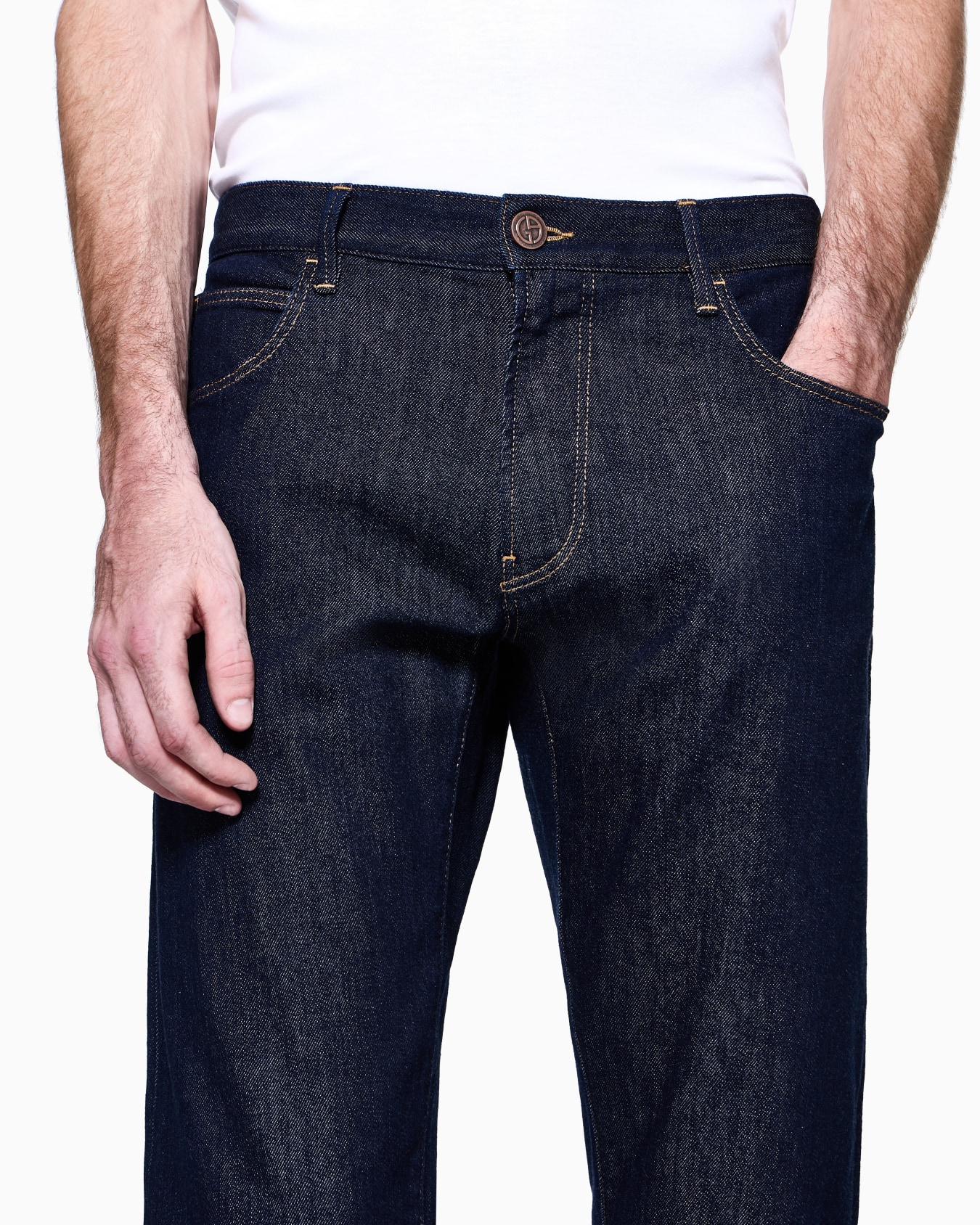 Pantalones cinco bolsillos regular fit de denim de algodón elástico Diapositiva 4
