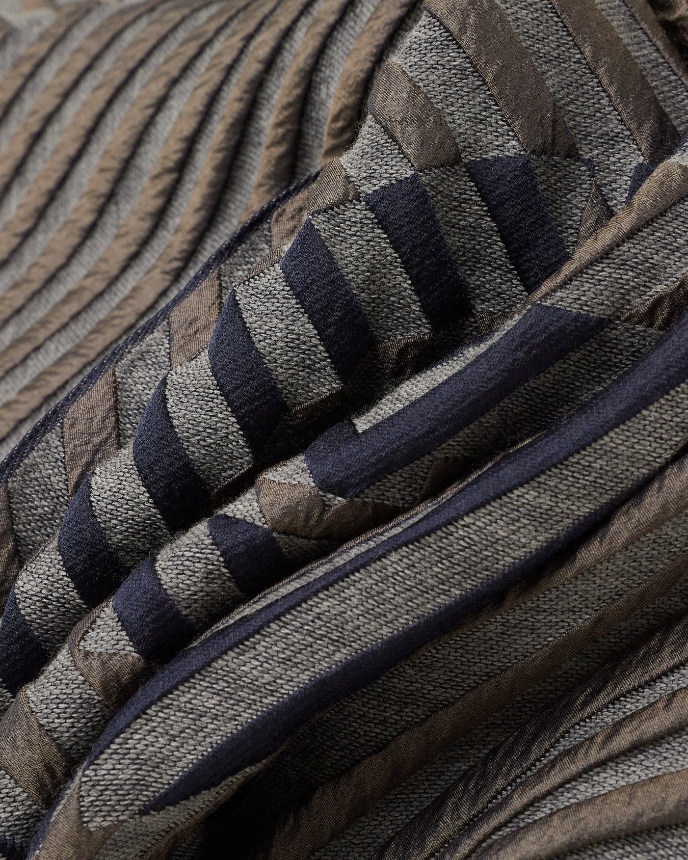 Estola de seda y lana virgen con tejido jacquard Diapositiva 1