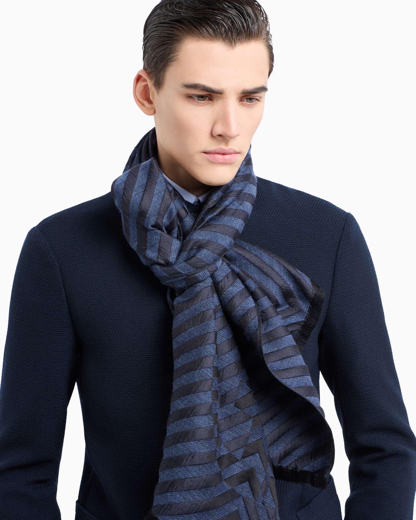 Stola aus Seide und Schurwolle in Jacquard-Verarbeitung Folie 2