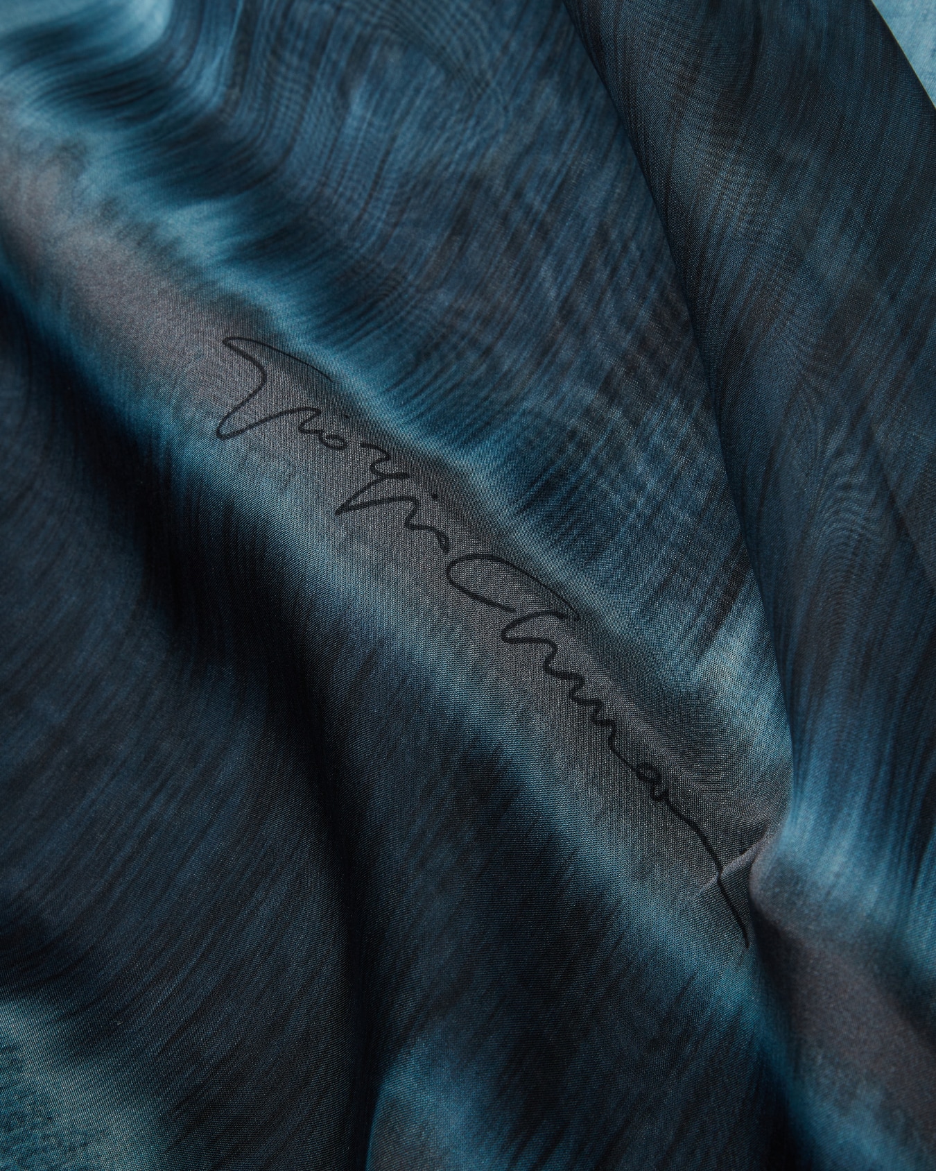 Gradient silk stole Slide 1