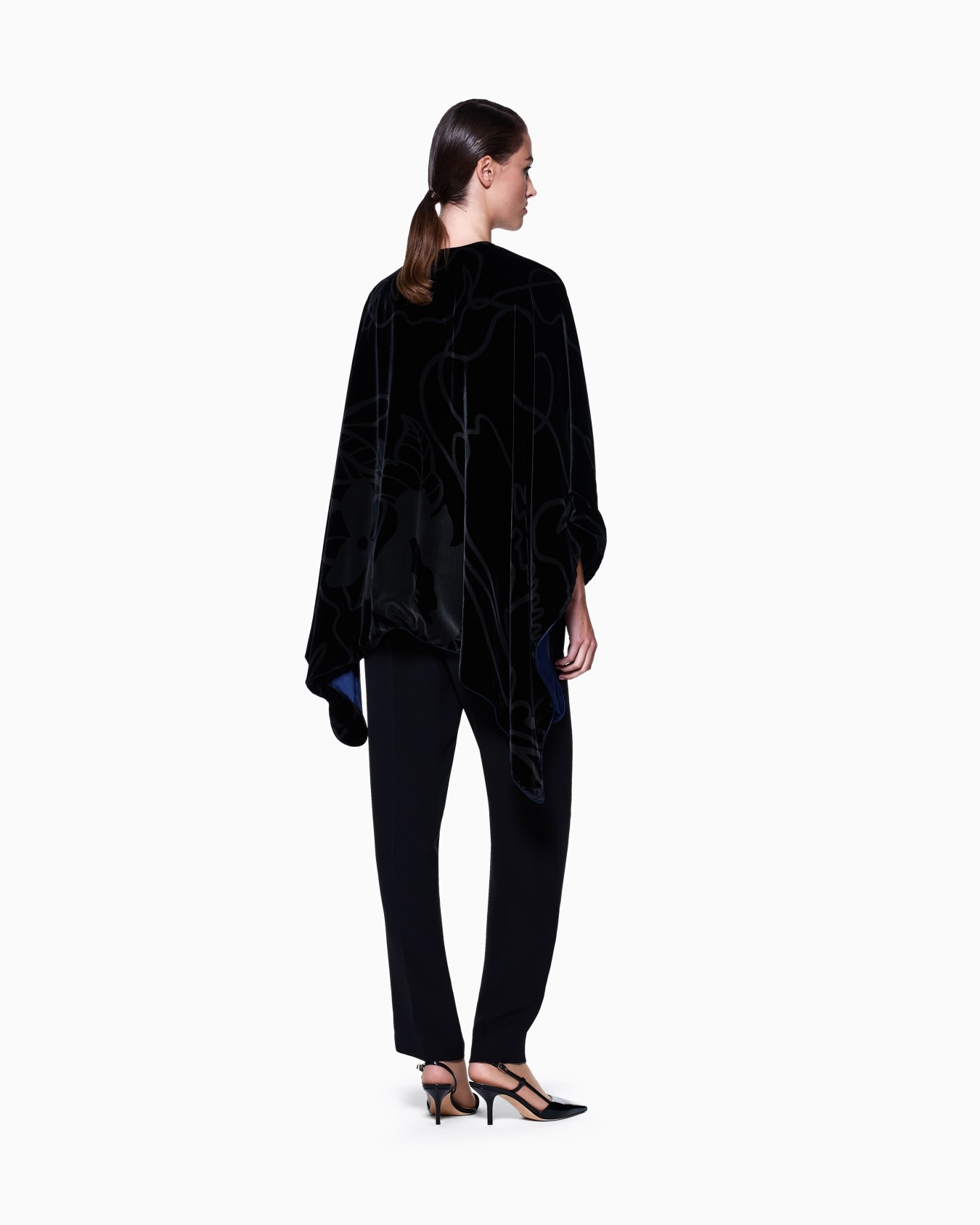 Devoré velvet cape Slide 2