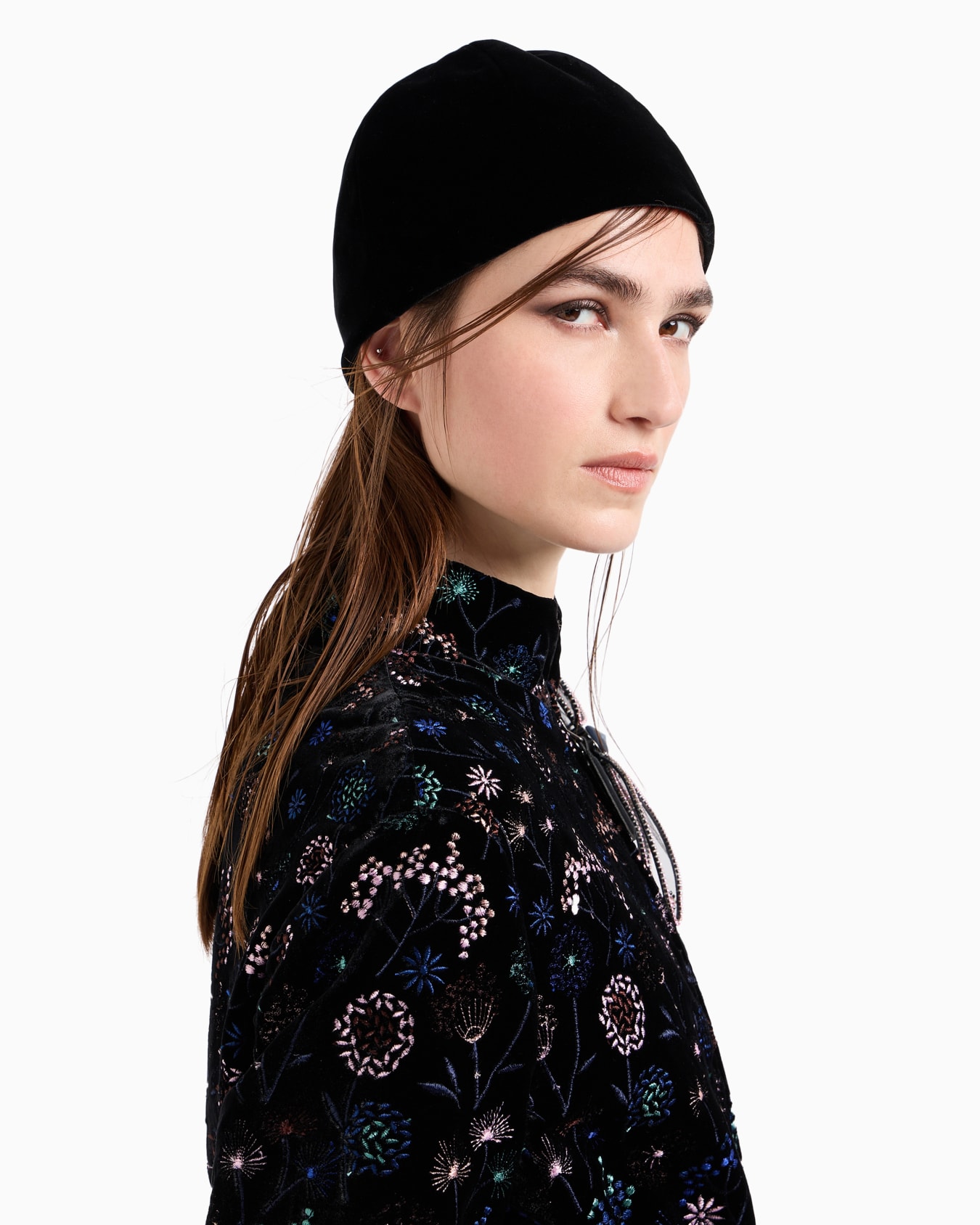 Velvet hat Slide 2