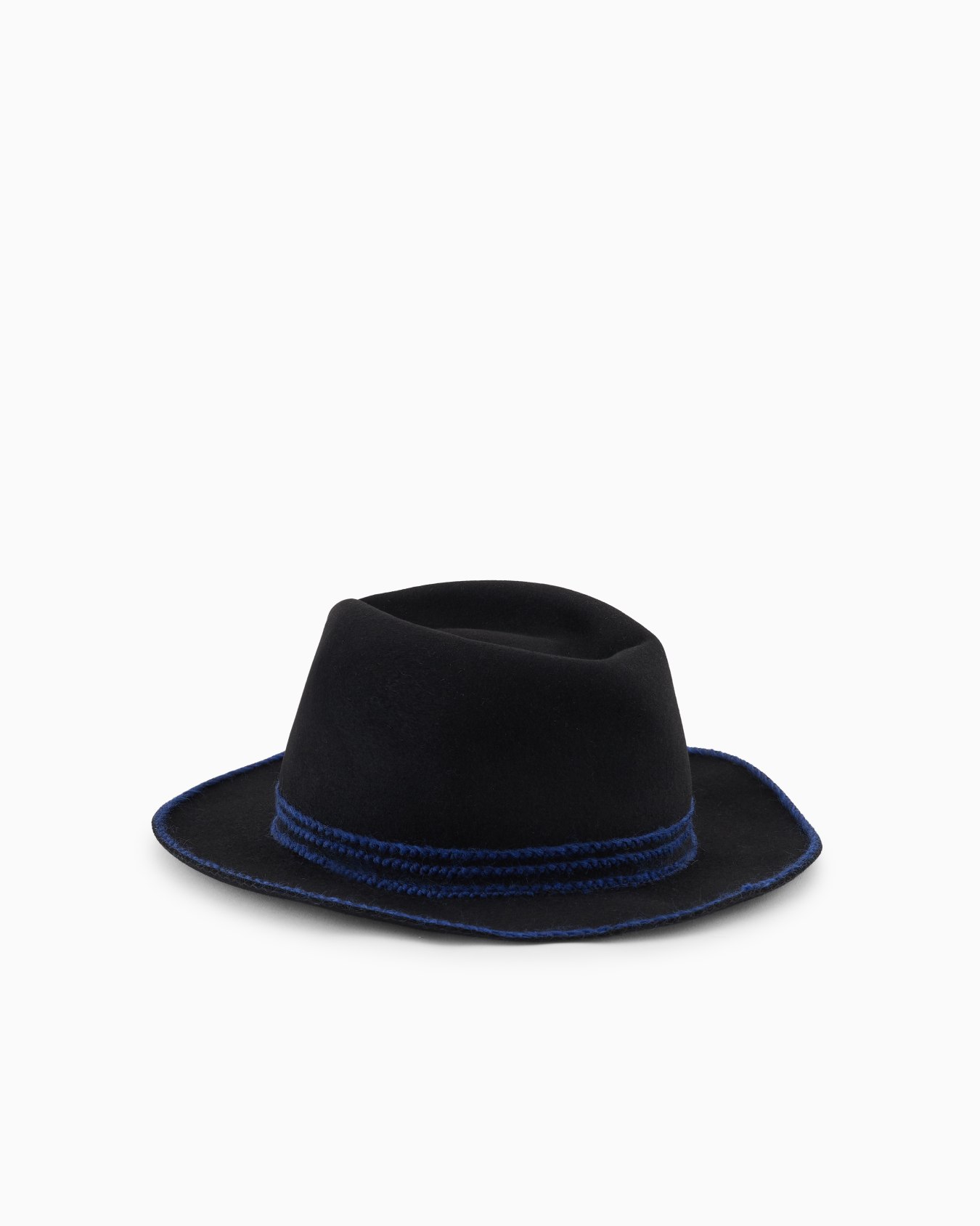 Rabbit-fur hat with contrasting embroidery Slide 1