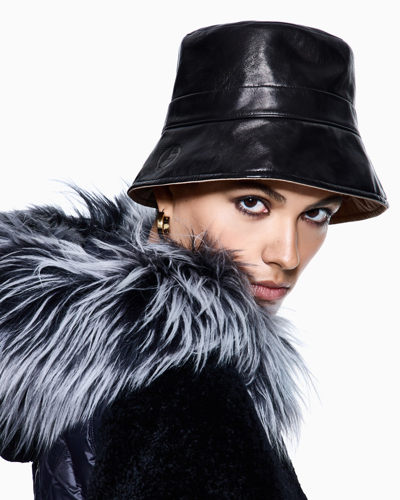 Reversible nappa-leather cloche hat Slide 3