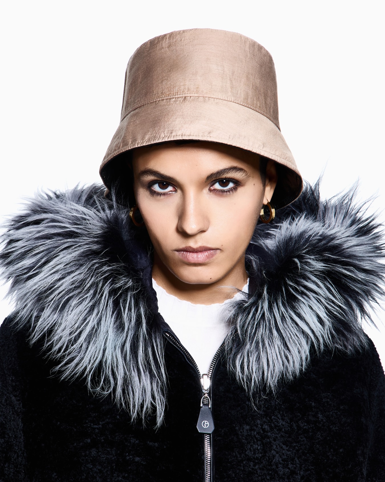 Reversible nappa-leather cloche hat Slide 4