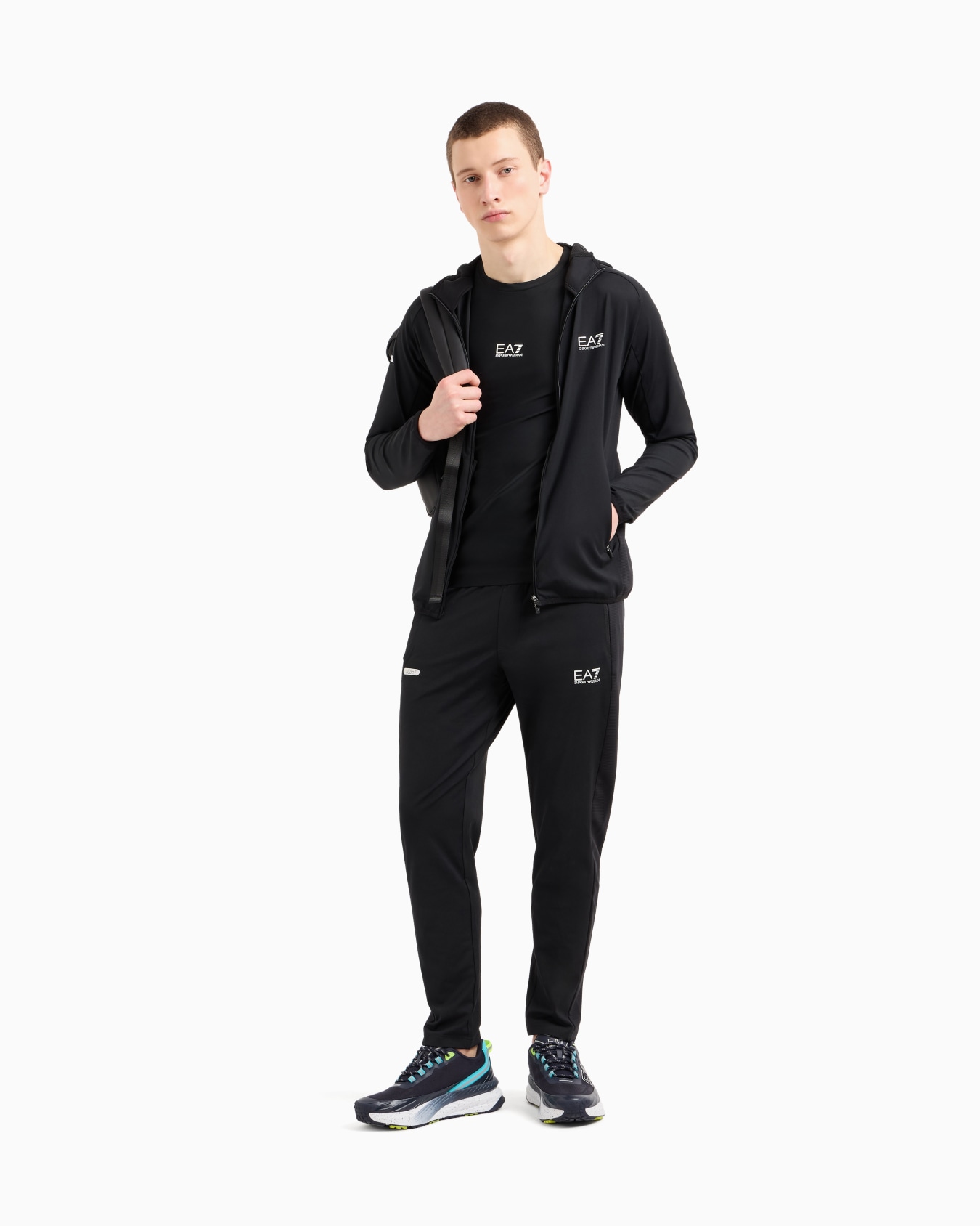 Dynamic Athlete hooded sweatshirt in VIGOR7 technical fabric Slide 1