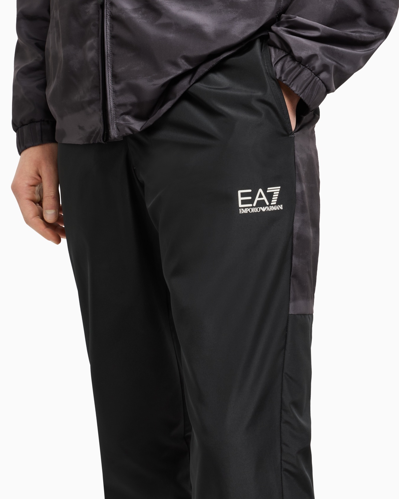 Dynamic Athlete tracksuit in VENTUS7 technical fabric Slide 6
