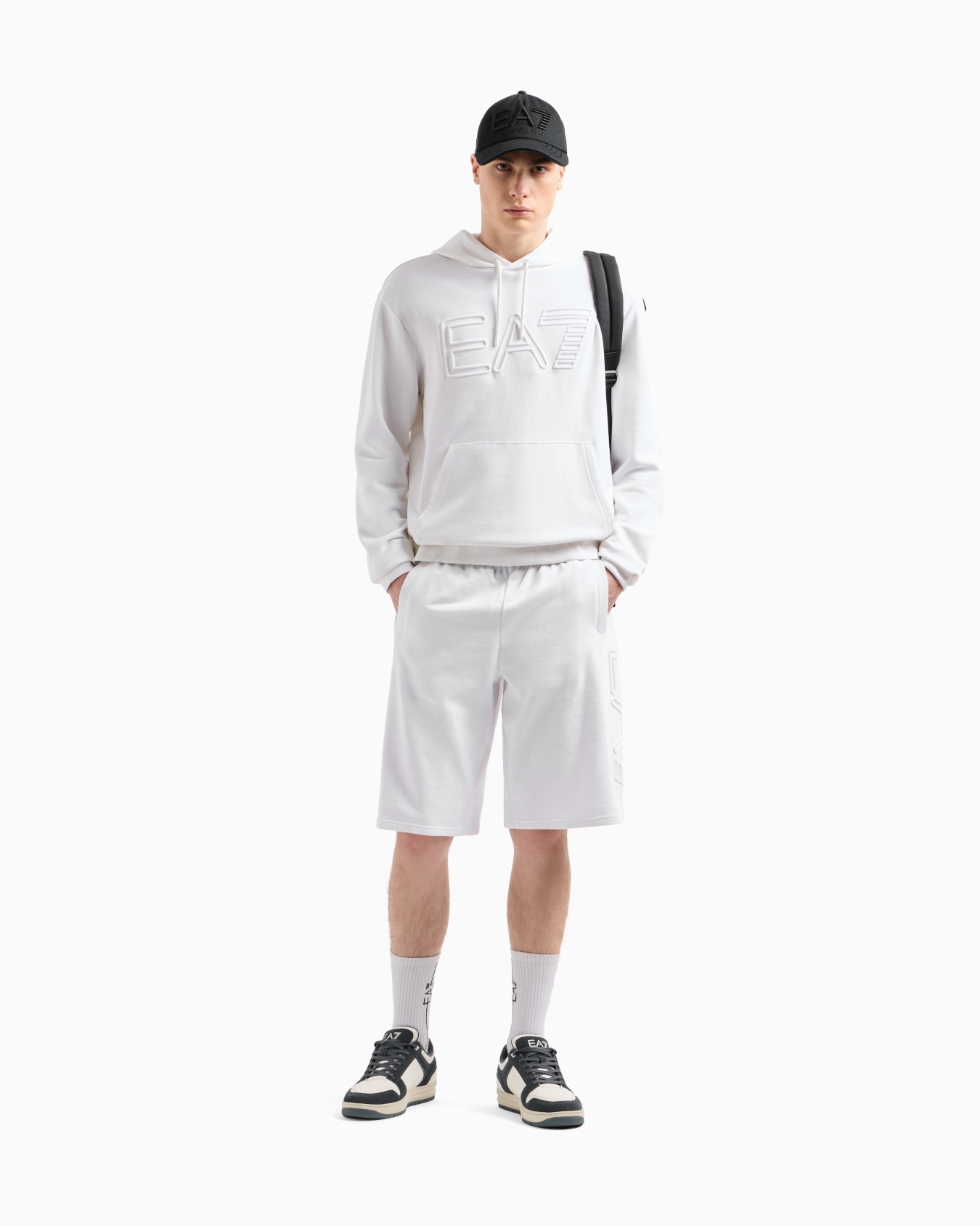 Logo Series organic-cotton Bermuda shorts Slide 1