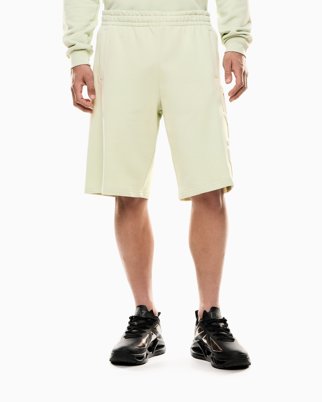 Logo Series organic-cotton Bermuda shorts Slide 3