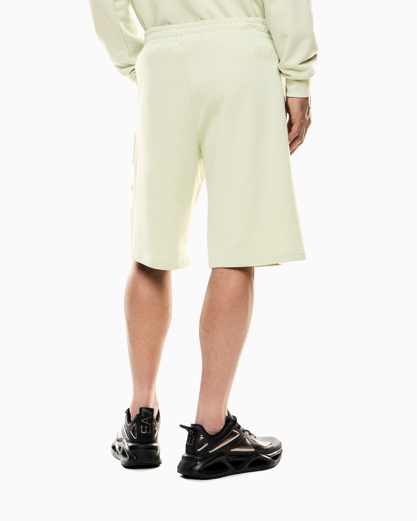 Logo Series organic-cotton Bermuda shorts Slide 2