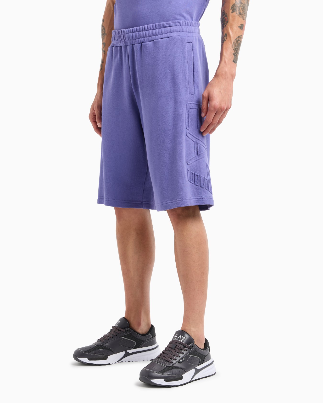 Logo Series organic-cotton Bermuda shorts Slide 3