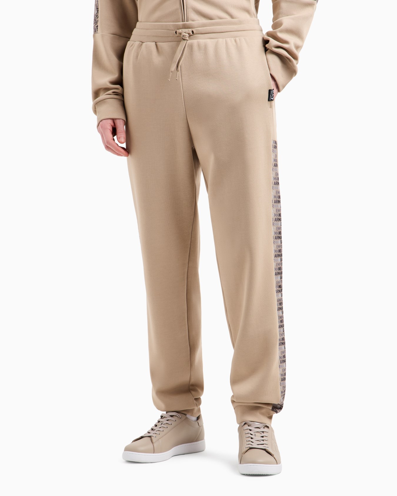 Cotton-blend Logo Series joggers Slide 3
