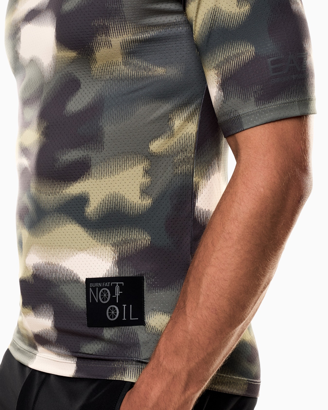 <オンライン限定>Urban Escape クルーネックTシャツ ストレッチテクニカルファブリック スライドする 4