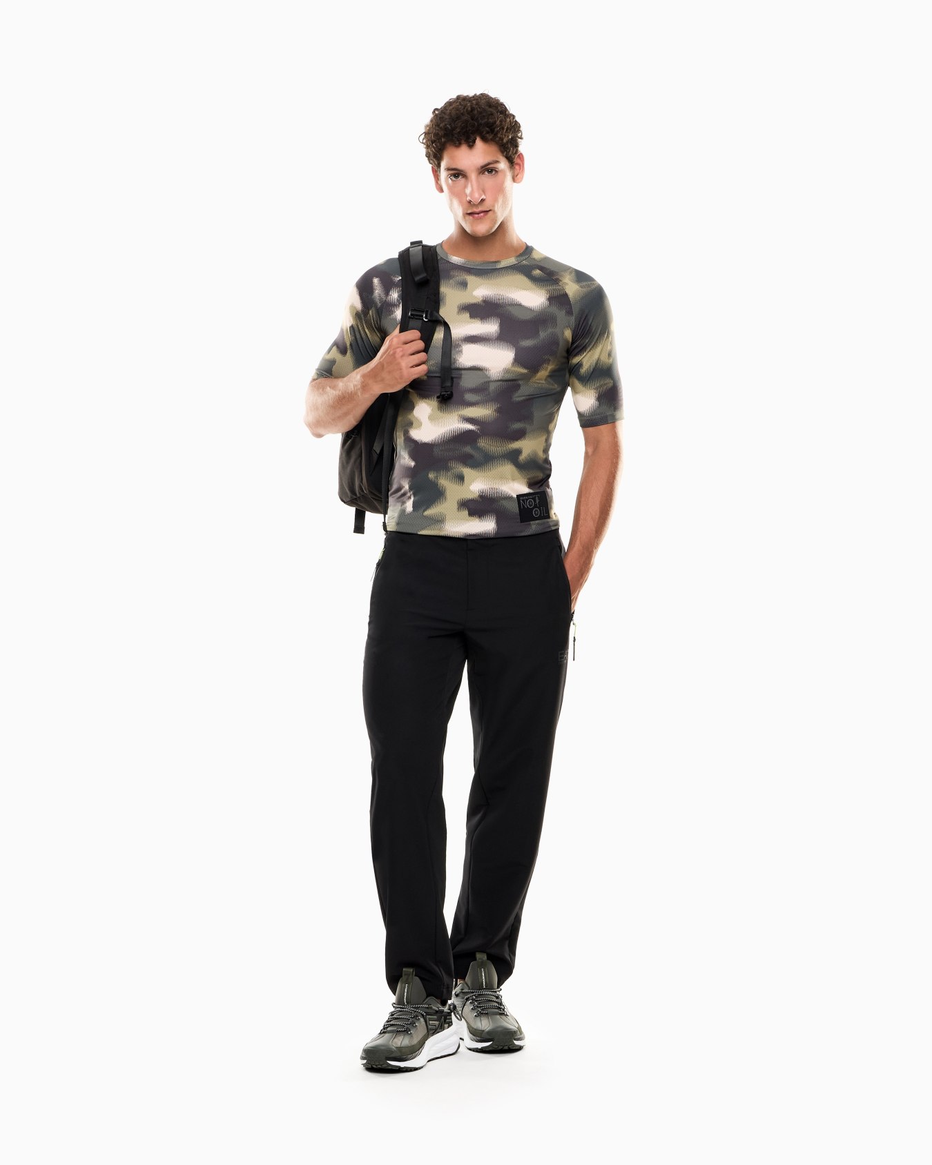 <オンライン限定>Urban Escape クルーネックTシャツ ストレッチテクニカルファブリック スライドする 1