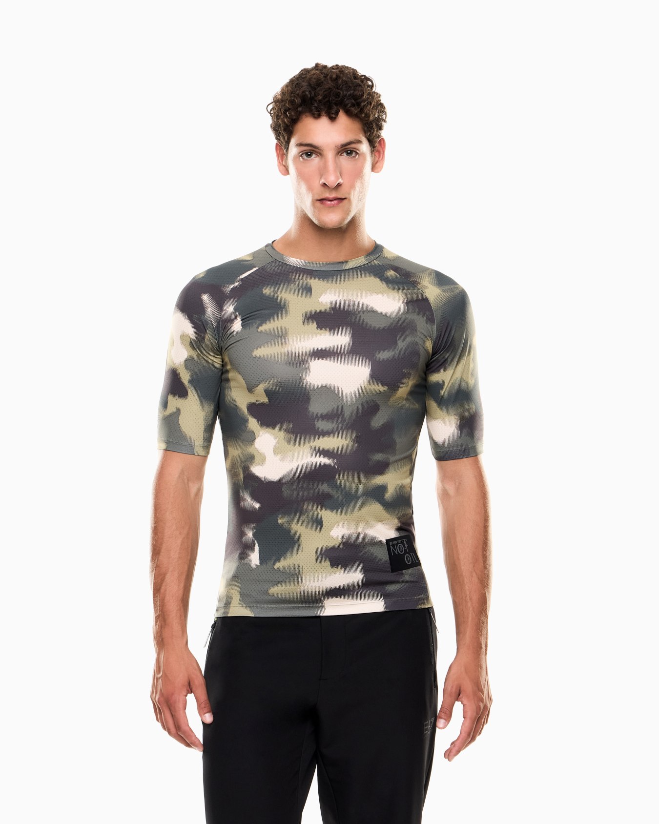 <オンライン限定>Urban Escape クルーネックTシャツ ストレッチテクニカルファブリック スライドする 3