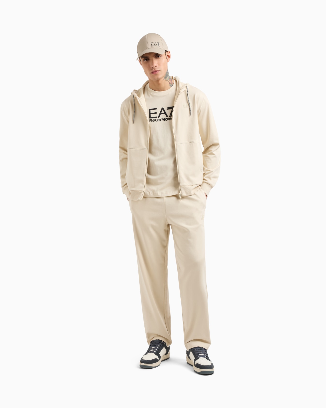 Visibility cotton tracksuit with hood Slide 1