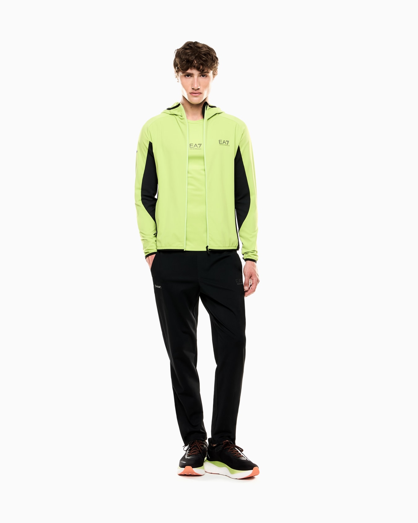 Dynamic Athlete crew-neck T-shirt in VIGOR7 technical fabric Slide 1