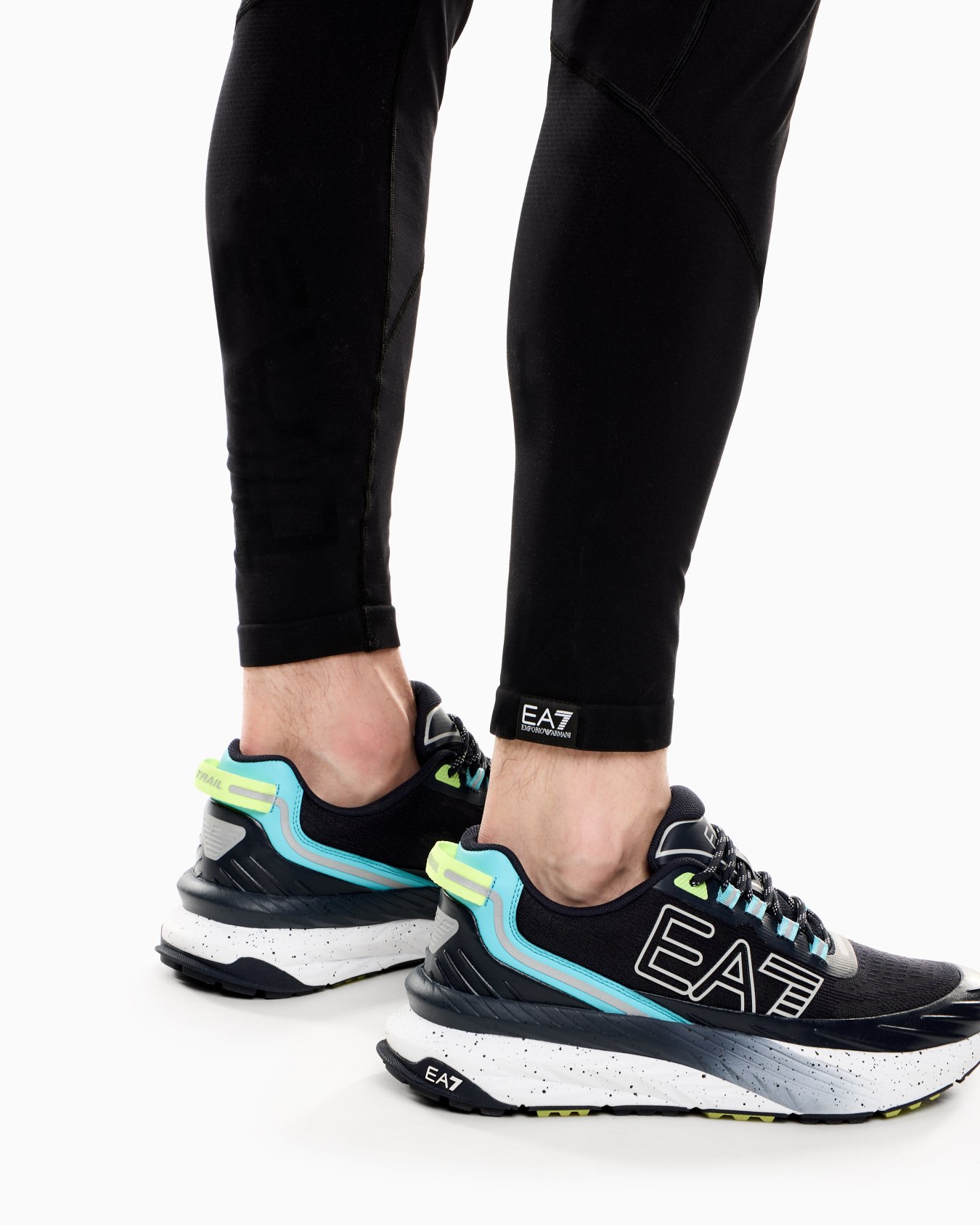 Dynamic Athlete leggings in stretch technical fabric Slide 4