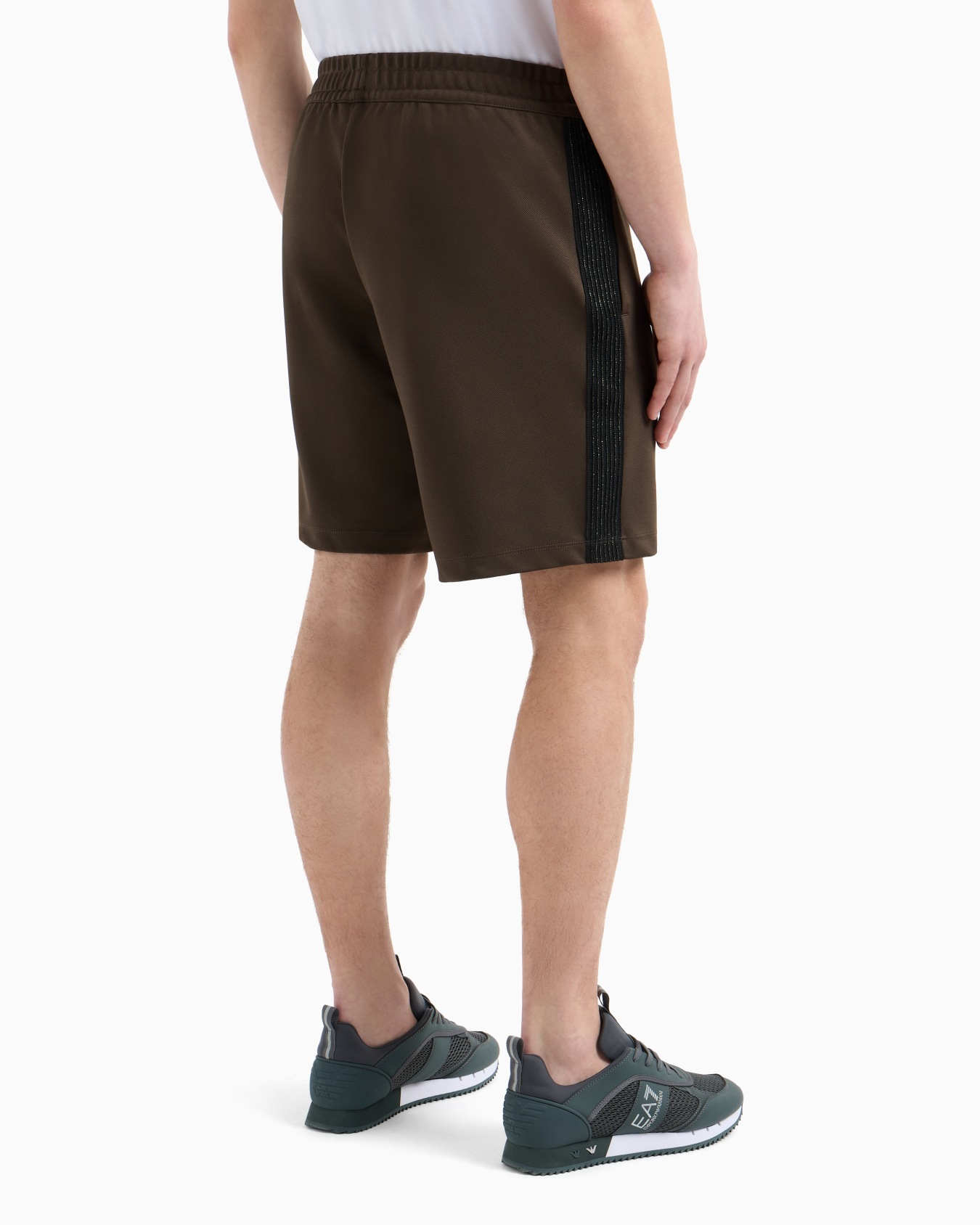 Gold Label stretch technical twill shorts Slide 2