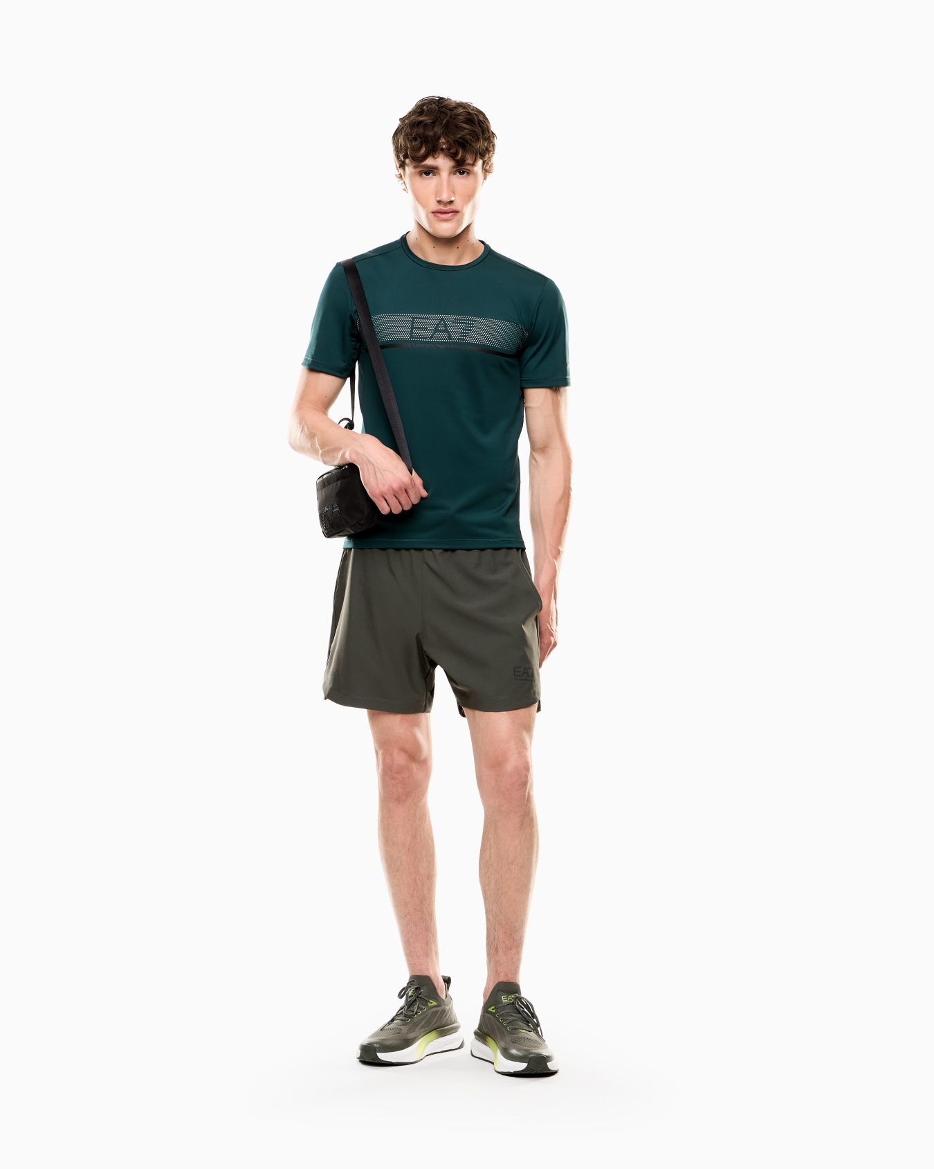 Dynamic Athlete crew-neck T-shirt in VIGOR7 technical fabric Slide 1