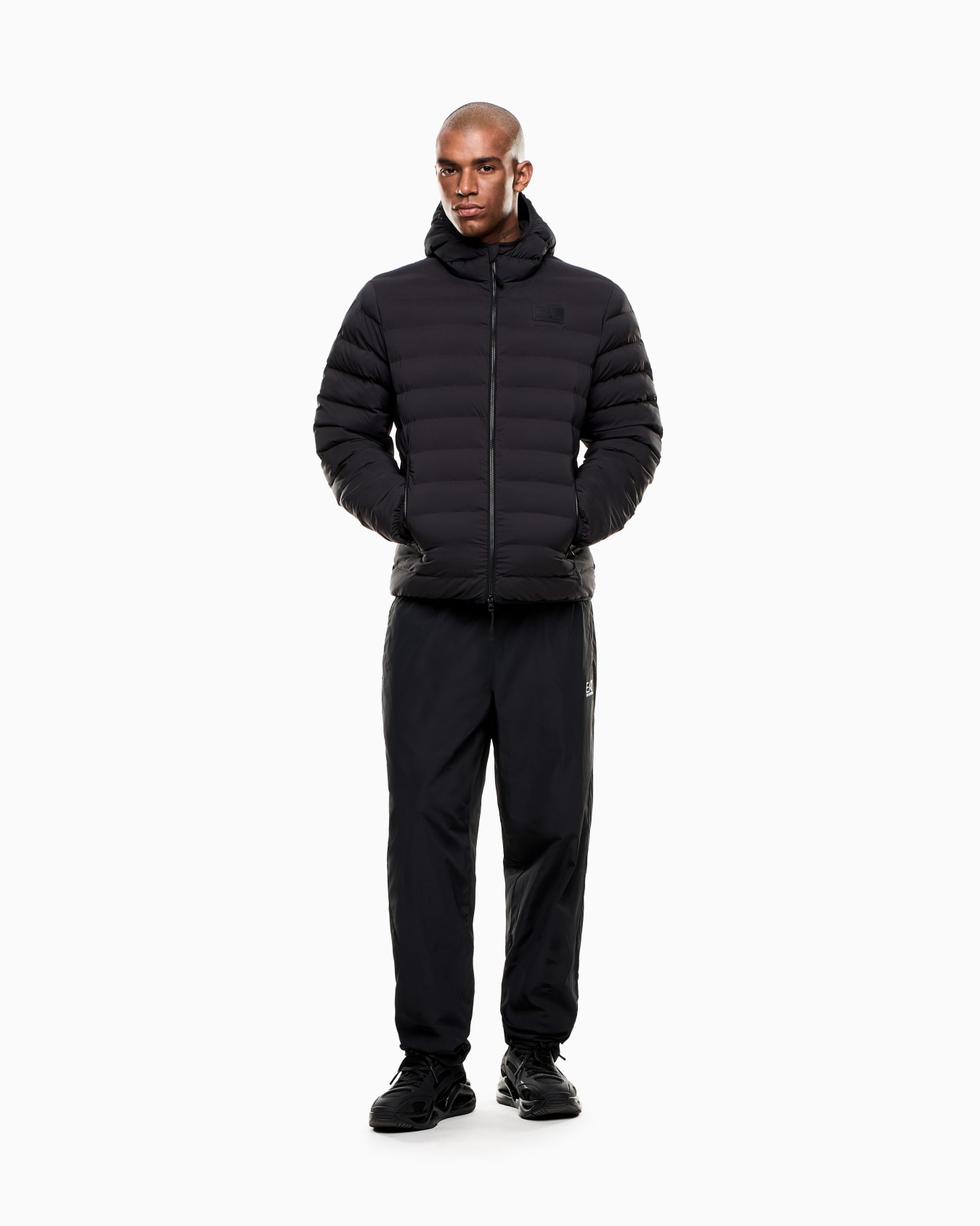 <オンライン限定>パデッドジャケット テクニカルファブリック フード付き スライドする 2