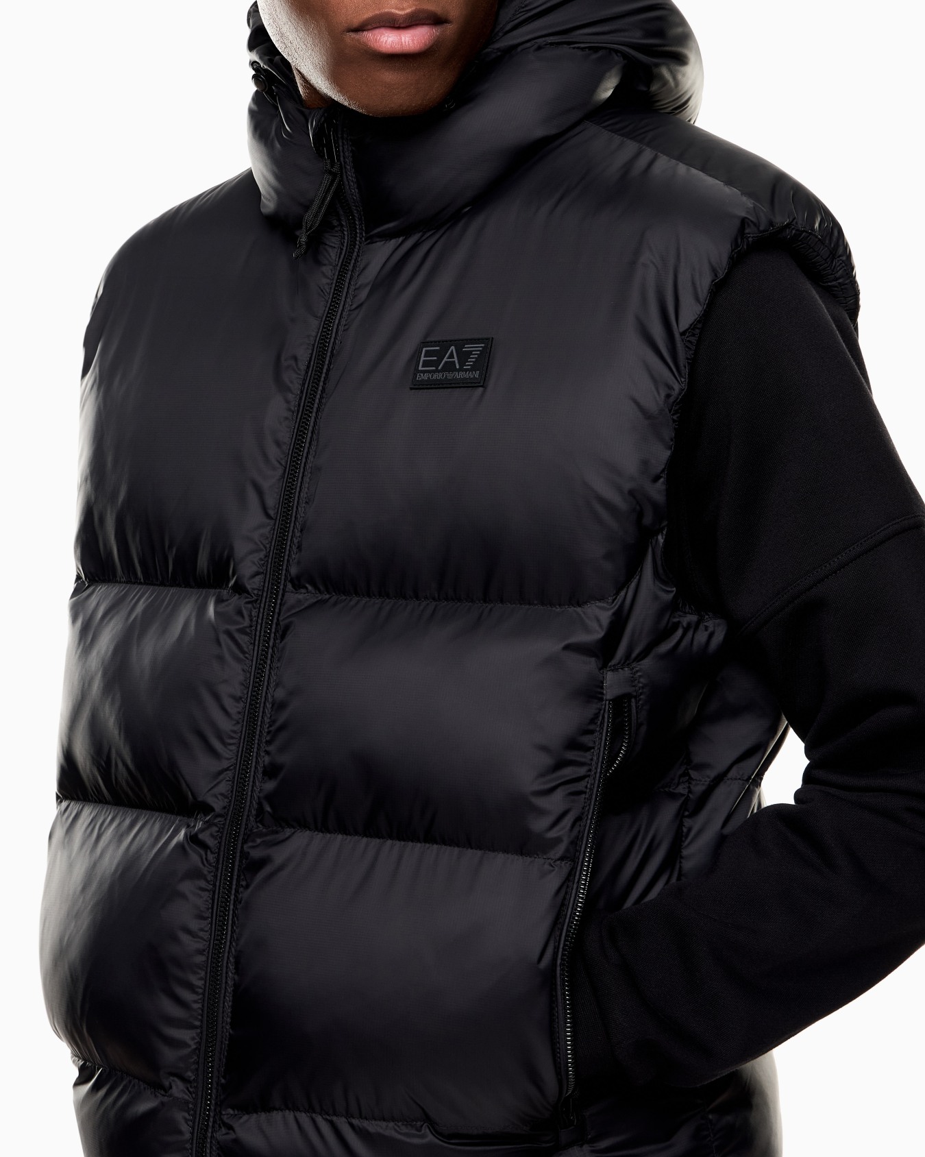 Padded, hooded gilet made of technical fabric Slide 4