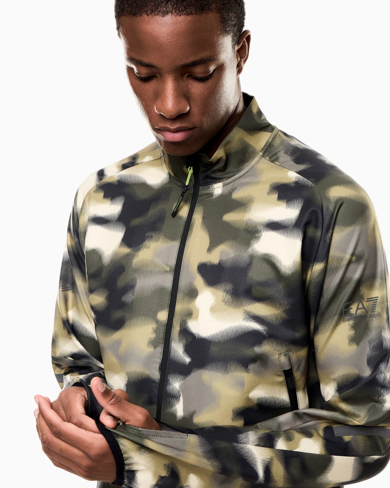 Urban Escape lightweight jacket in stretch technical fabric Slide 4