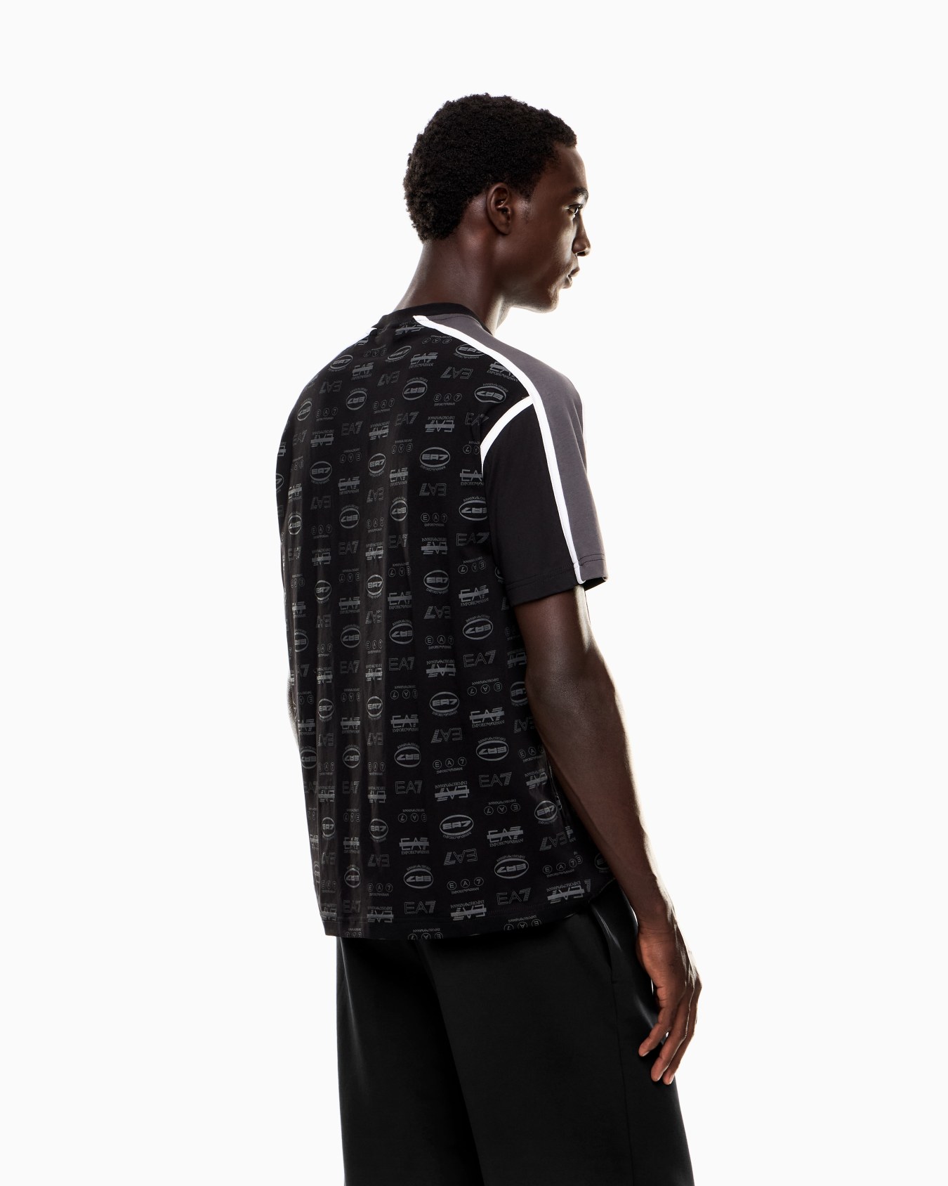 <オンライン限定>Logo Series クルーネックTシャツ コットン オールオーバーモノグラムモチーフ スライドする 2