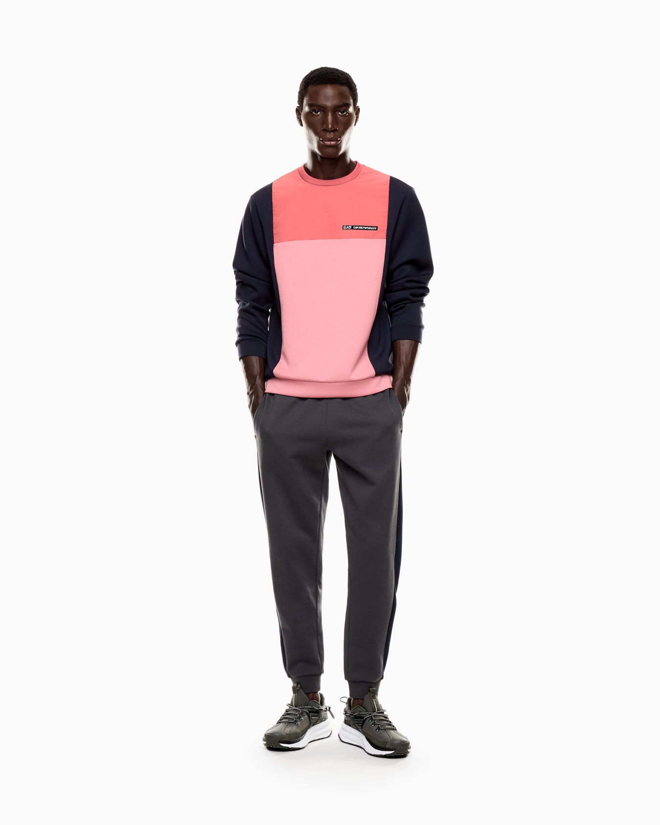 <オンライン限定>Athletic Colour Block クルーネック スウェットシャツ ストレッチビスコース混紡  スライドする 1