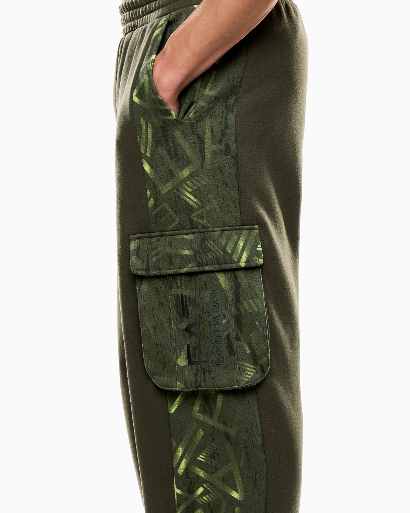 Graphic Series cotton jersey cargo trousers Slide 4