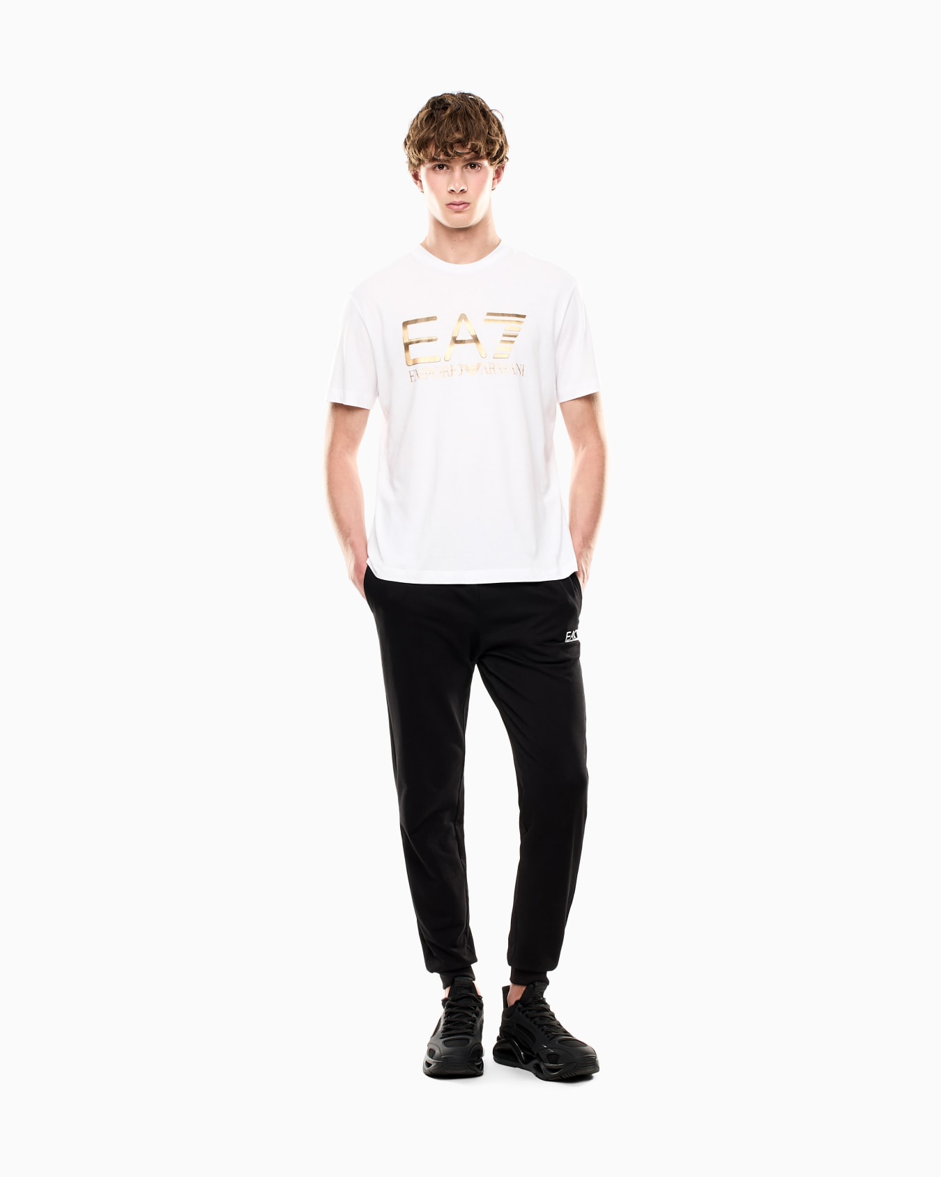 Logo Series cotton T-shirt with oversized logo Slide 1