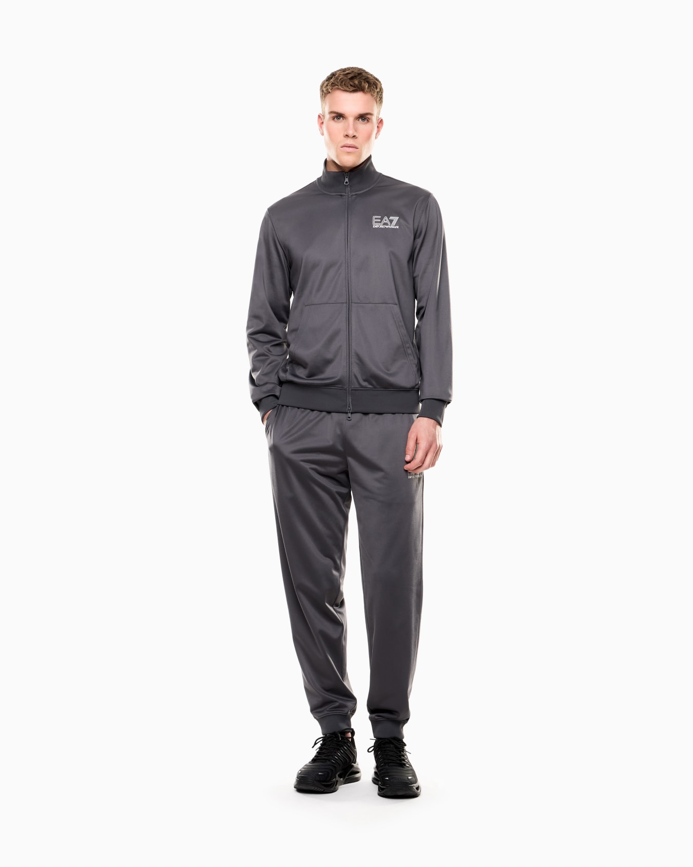 トラックスーツ スライドする 1