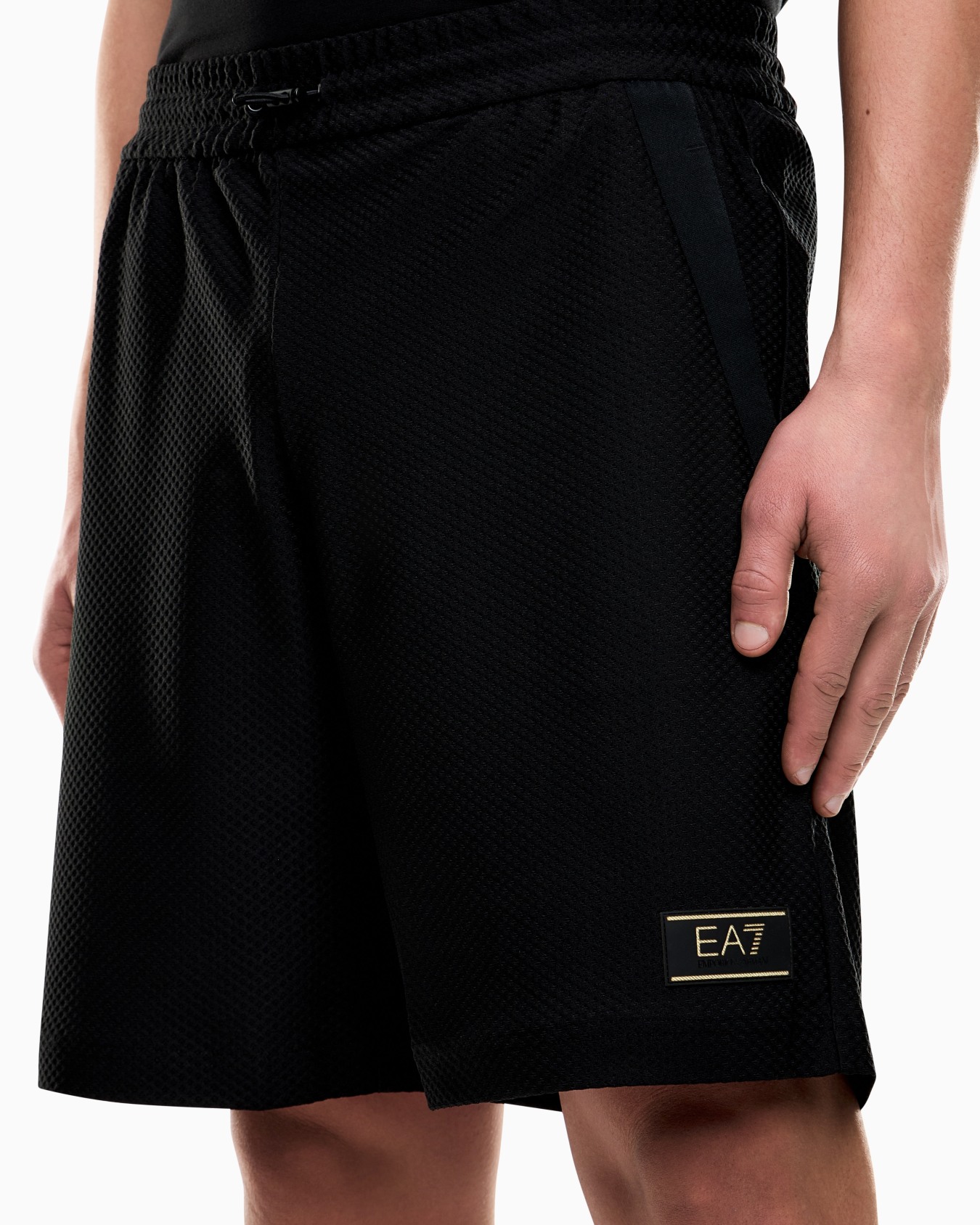 Premium Label shorts in technical fabric Slide 5