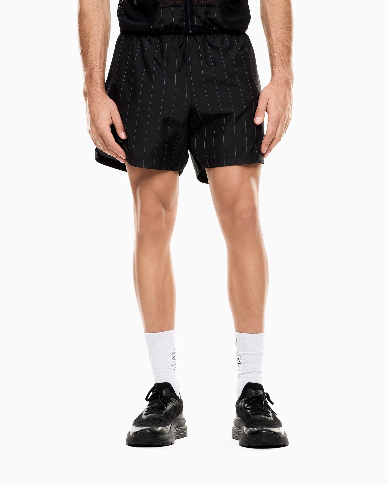 ショートパンツ スライドする 3