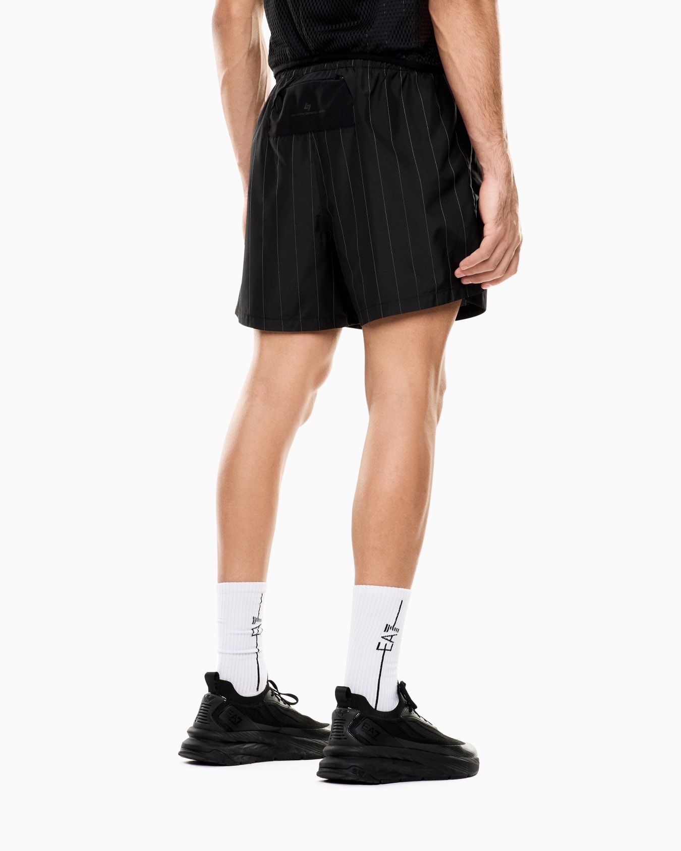 ショートパンツ スライドする 2