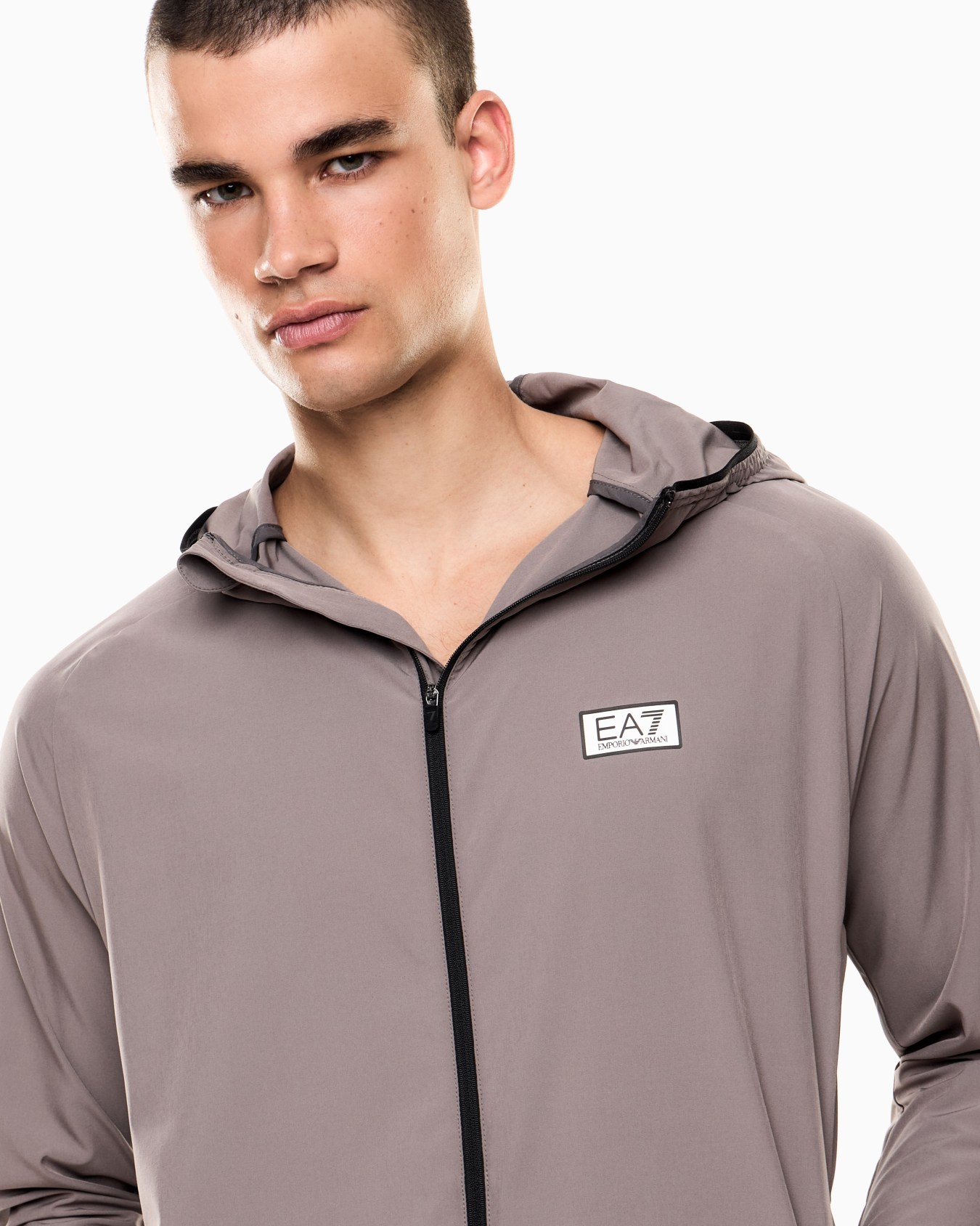 ウィンドブレーカー スライドする 3