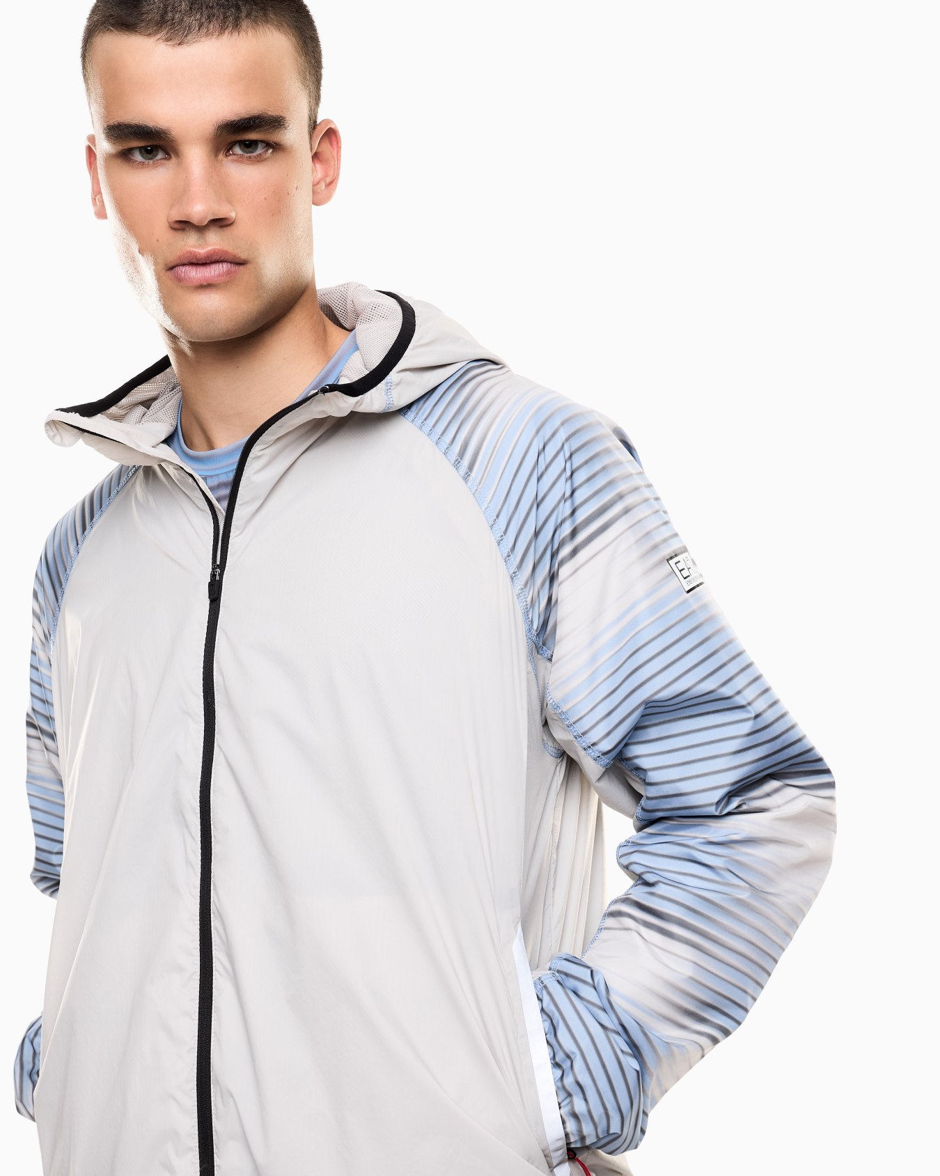 トラックスーツ スライドする 2