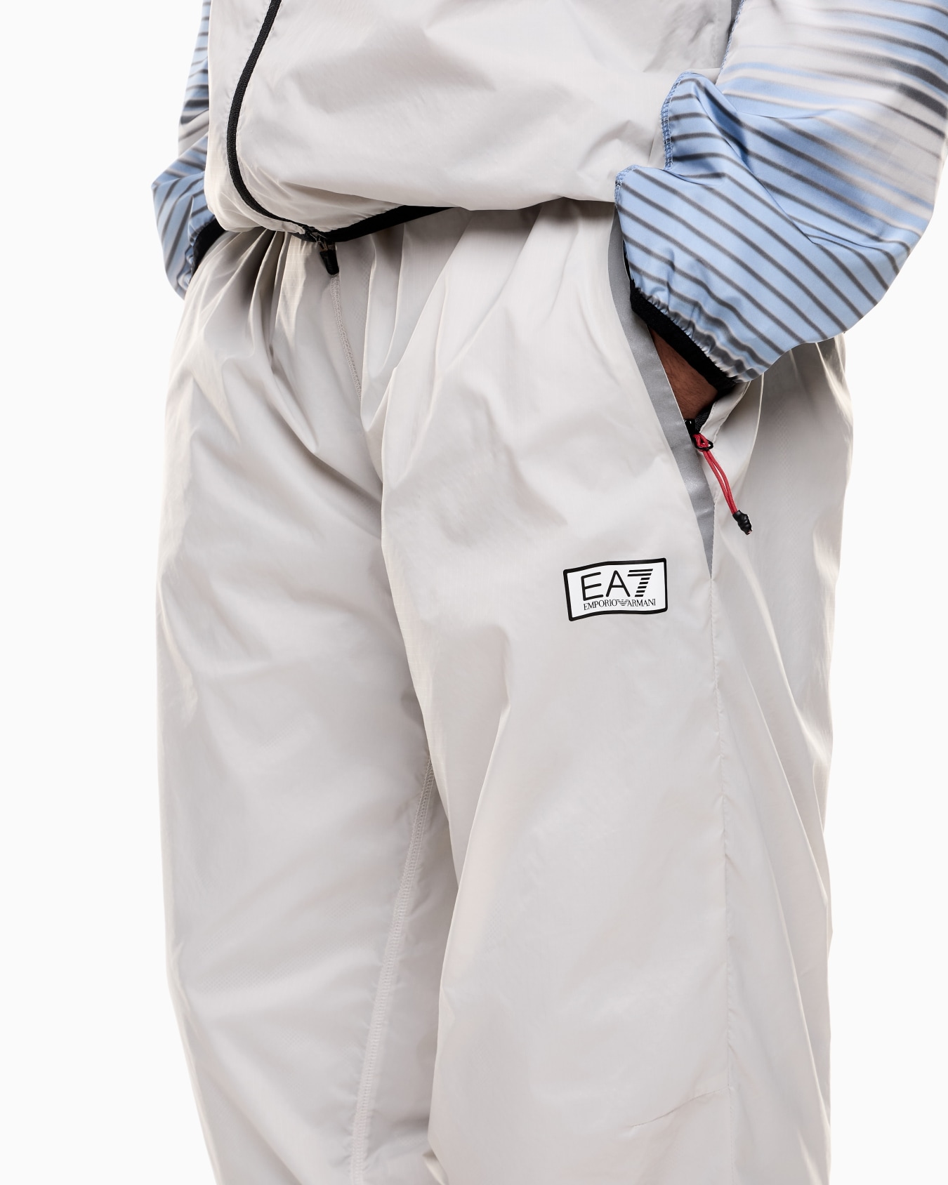 トラックスーツ スライドする 3