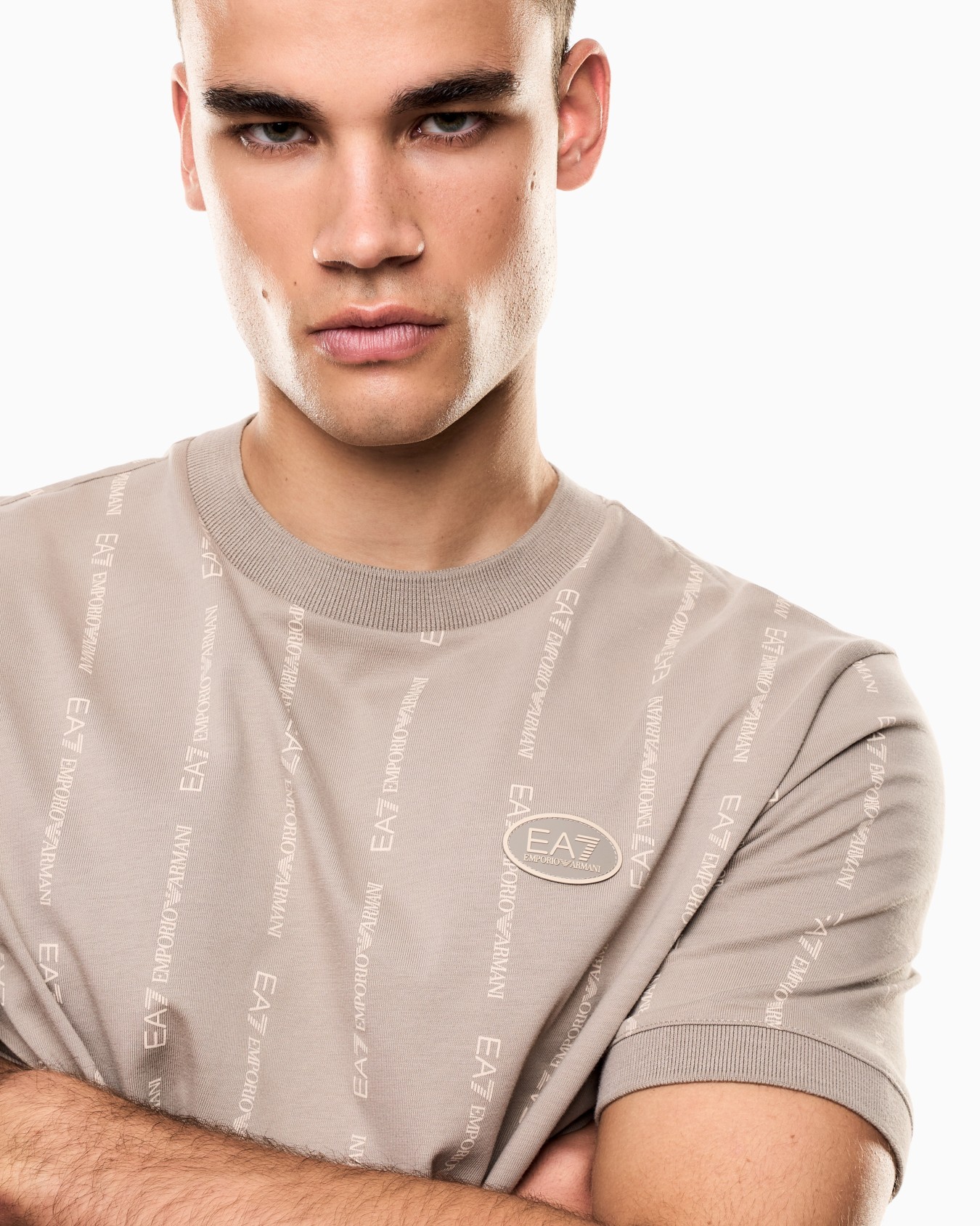 レギュラーフィットTシャツ スライドする 3