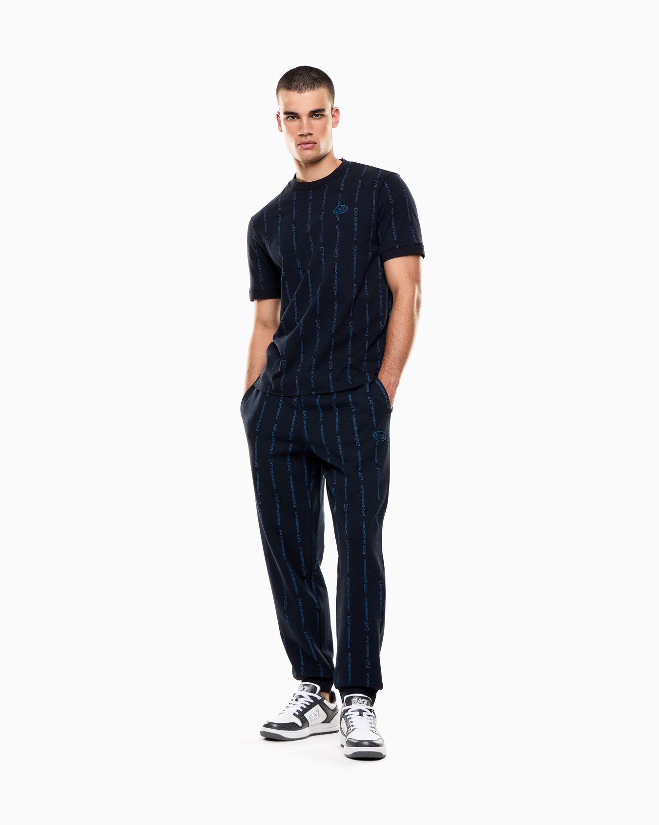 レギュラーフィットTシャツ スライドする 1