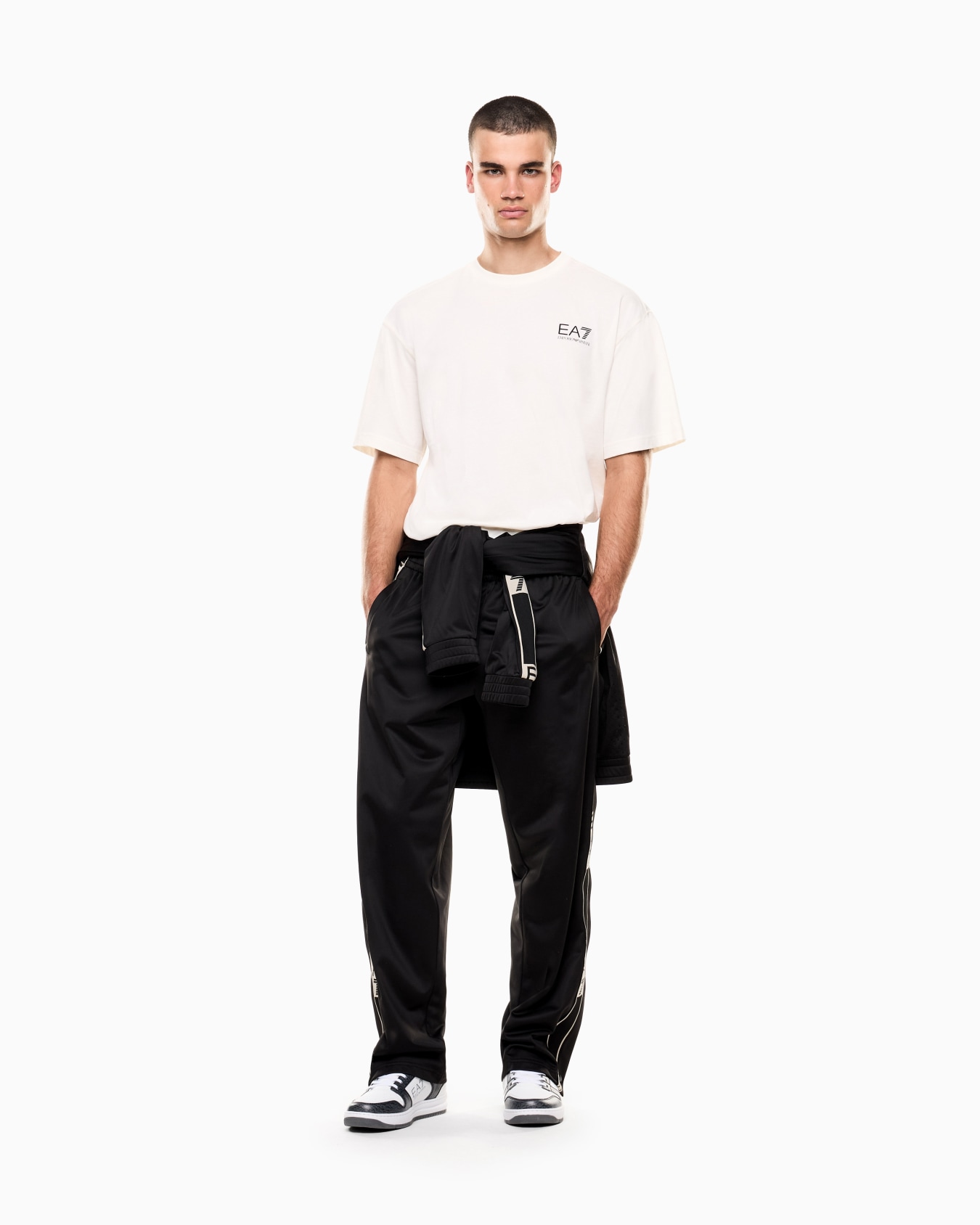 T-shirt girocollo in jersey di cotone Graphic Series Slide 1