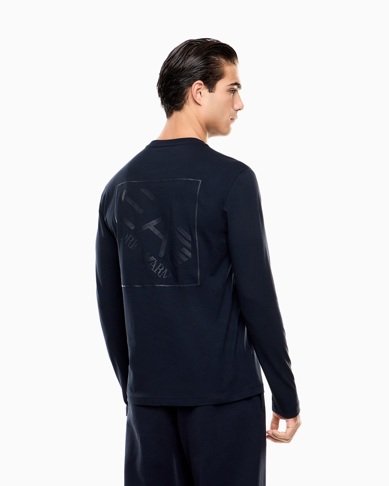 Long Sleeves T-Shirts Slide 2