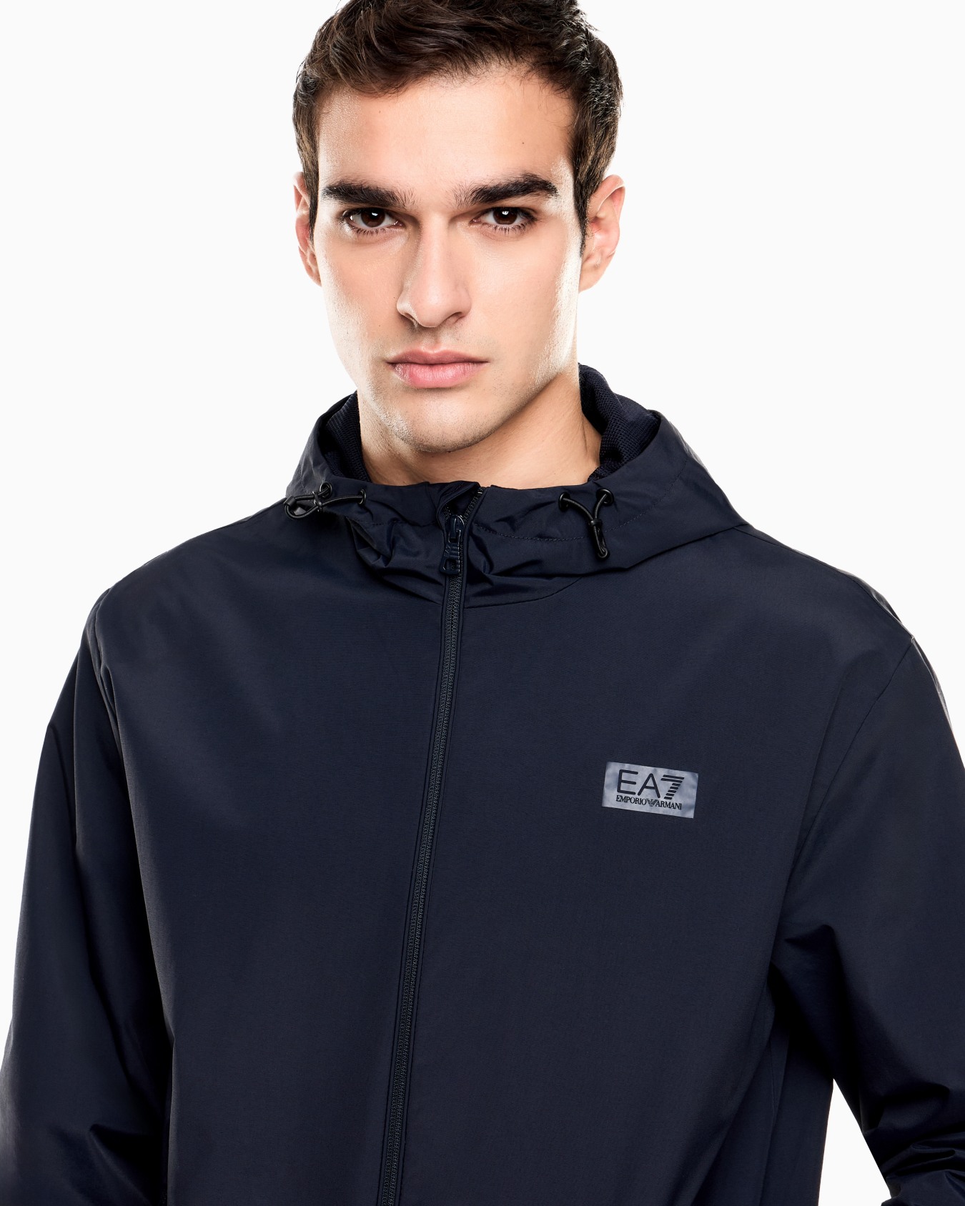 Chaqueta con capucha en nailon Logo Series Diapositiva 4