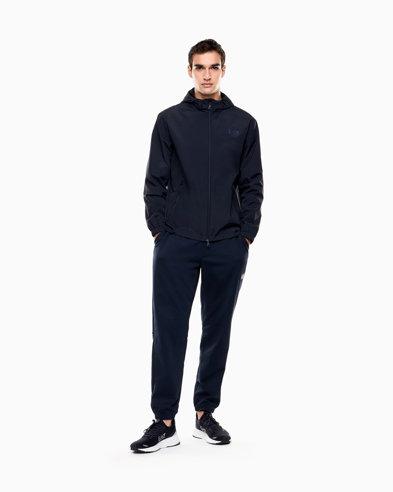 Chaqueta con capucha en nailon Logo Series Diapositiva 1