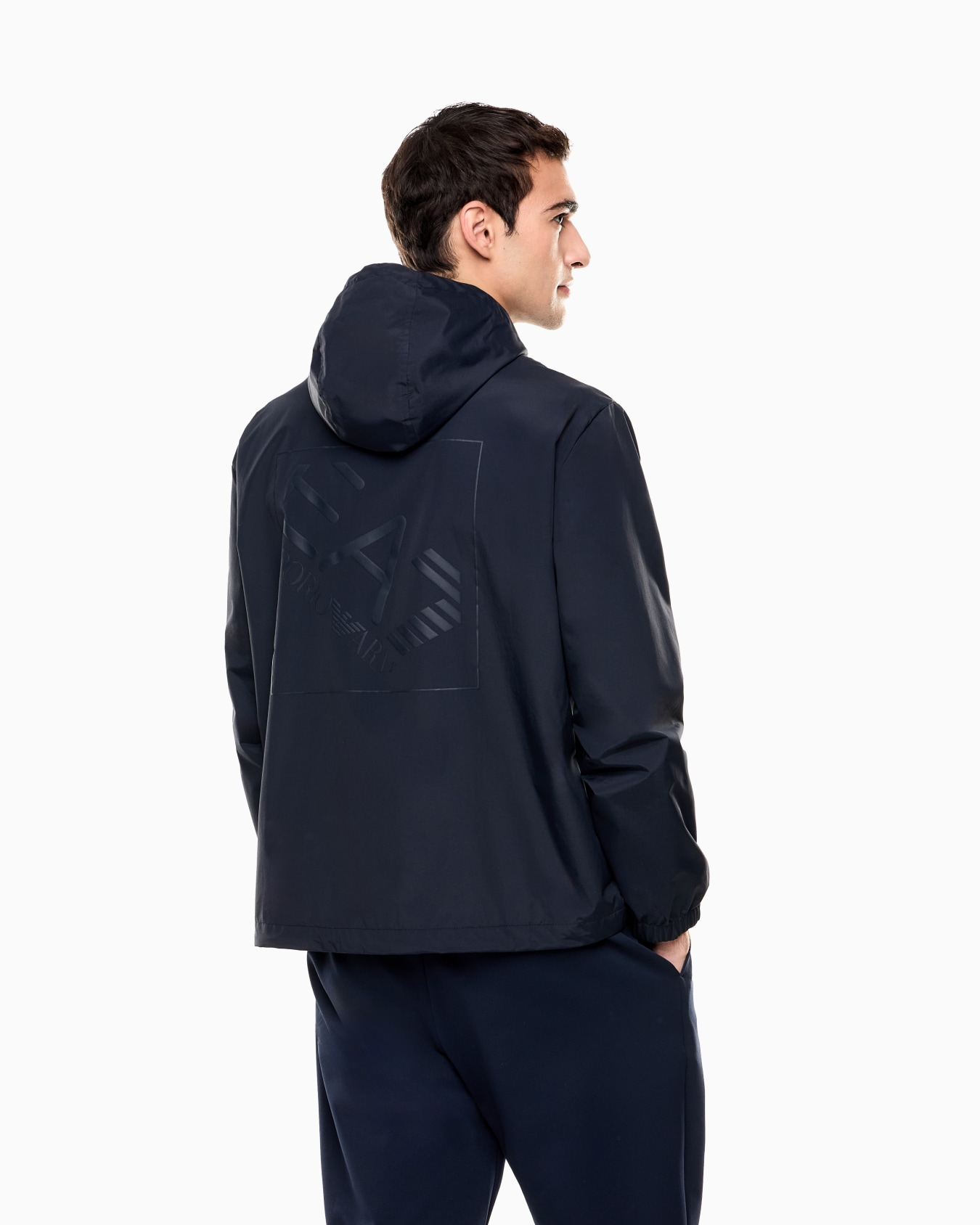 Chaqueta con capucha en nailon Logo Series Diapositiva 2