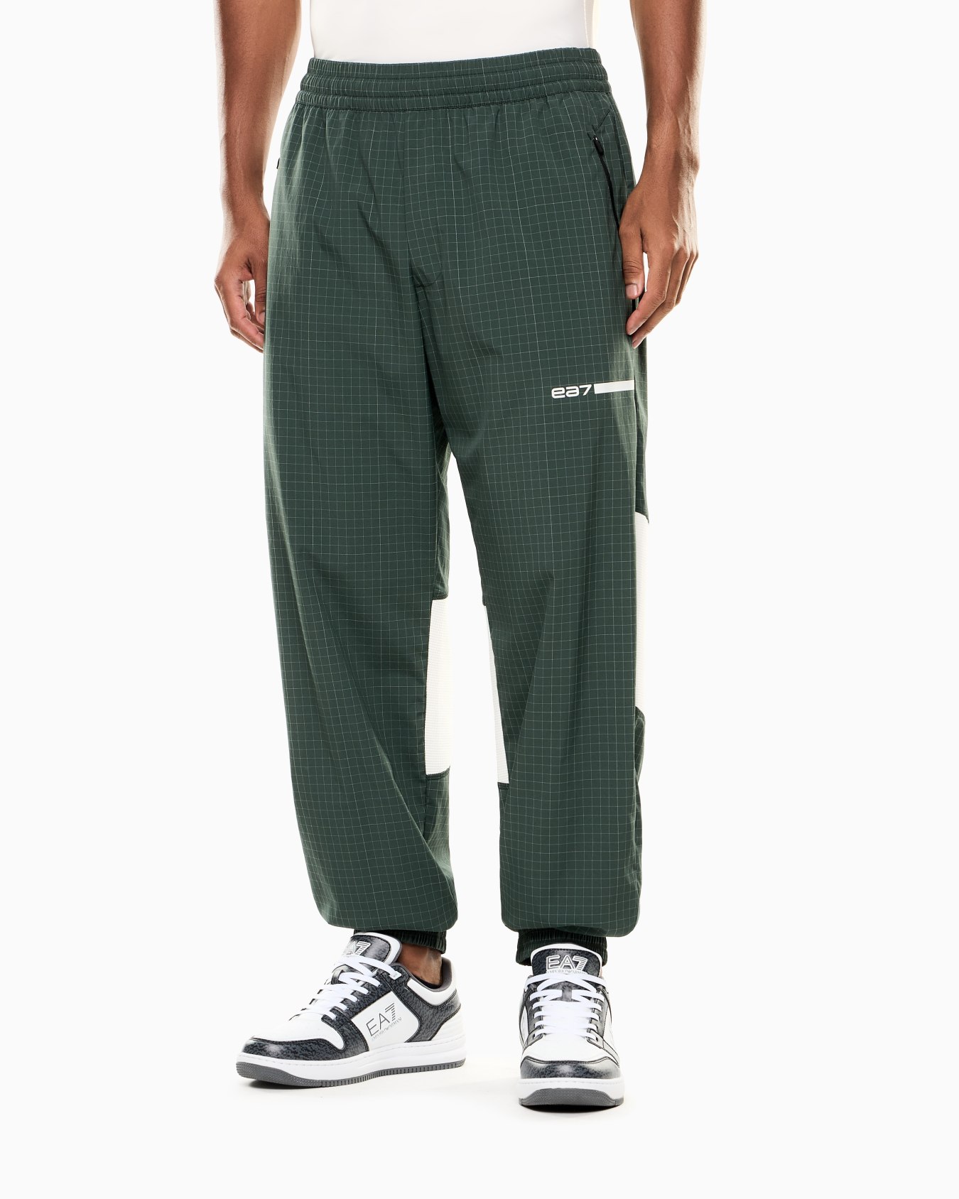 Logo Series nylon trousers Slide 3