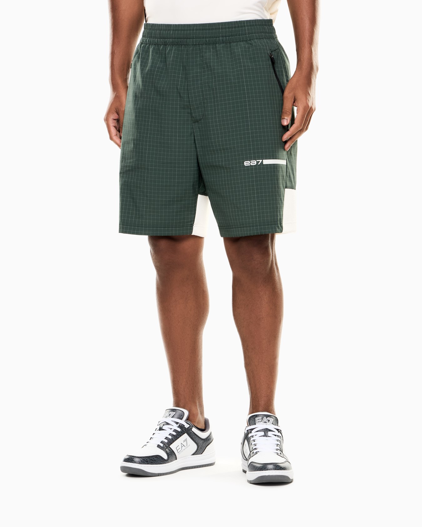 Logo Series nylon shorts Slide 3